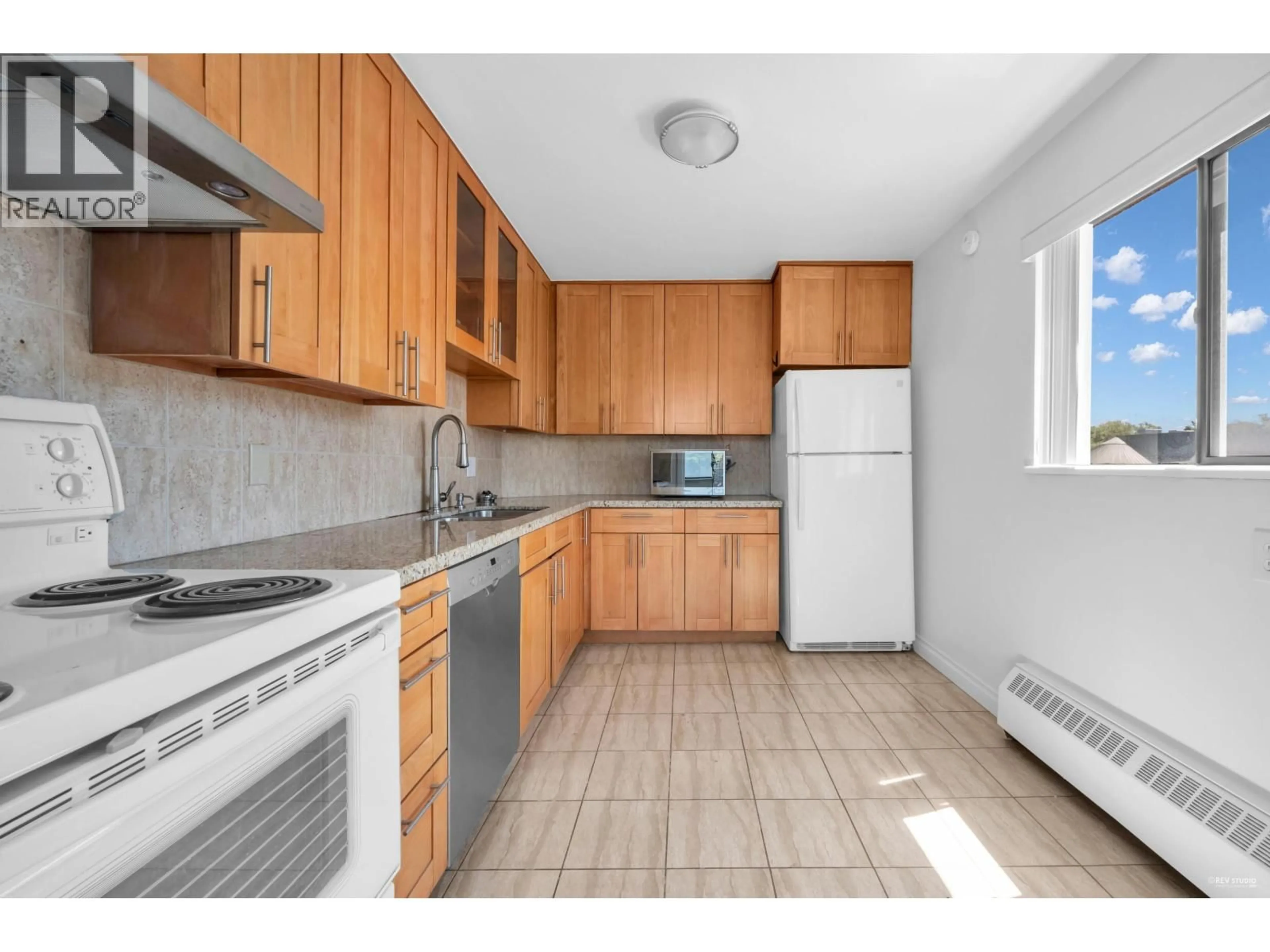Standard kitchen, unknown for 509 - 6651 MINORU BOULEVARD, Richmond British Columbia V6Y1Z2