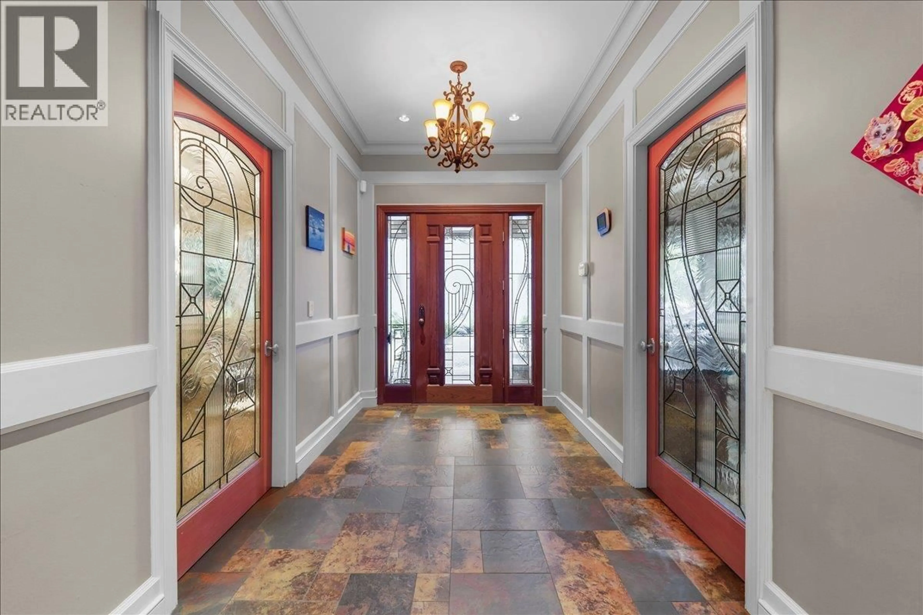 Indoor foyer for 5085 1 AVENUE, Delta British Columbia V4M1B4