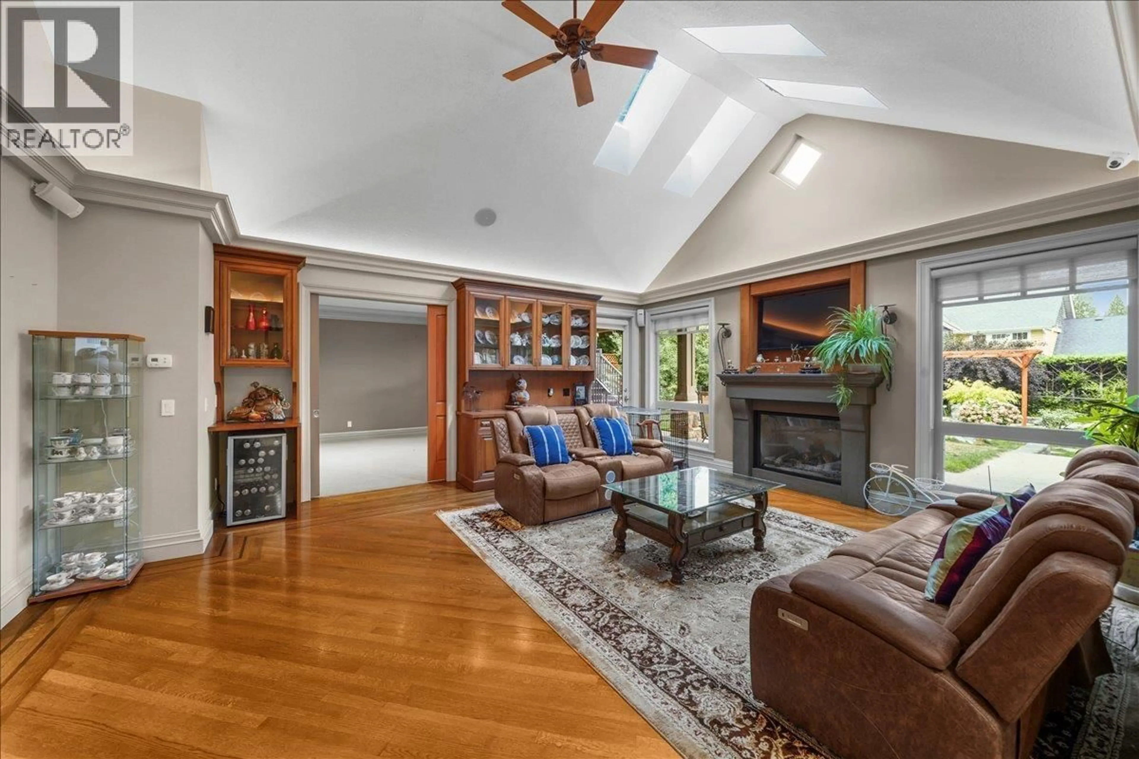 Living room with furniture, unknown for 5085 1 AVENUE, Delta British Columbia V4M1B4