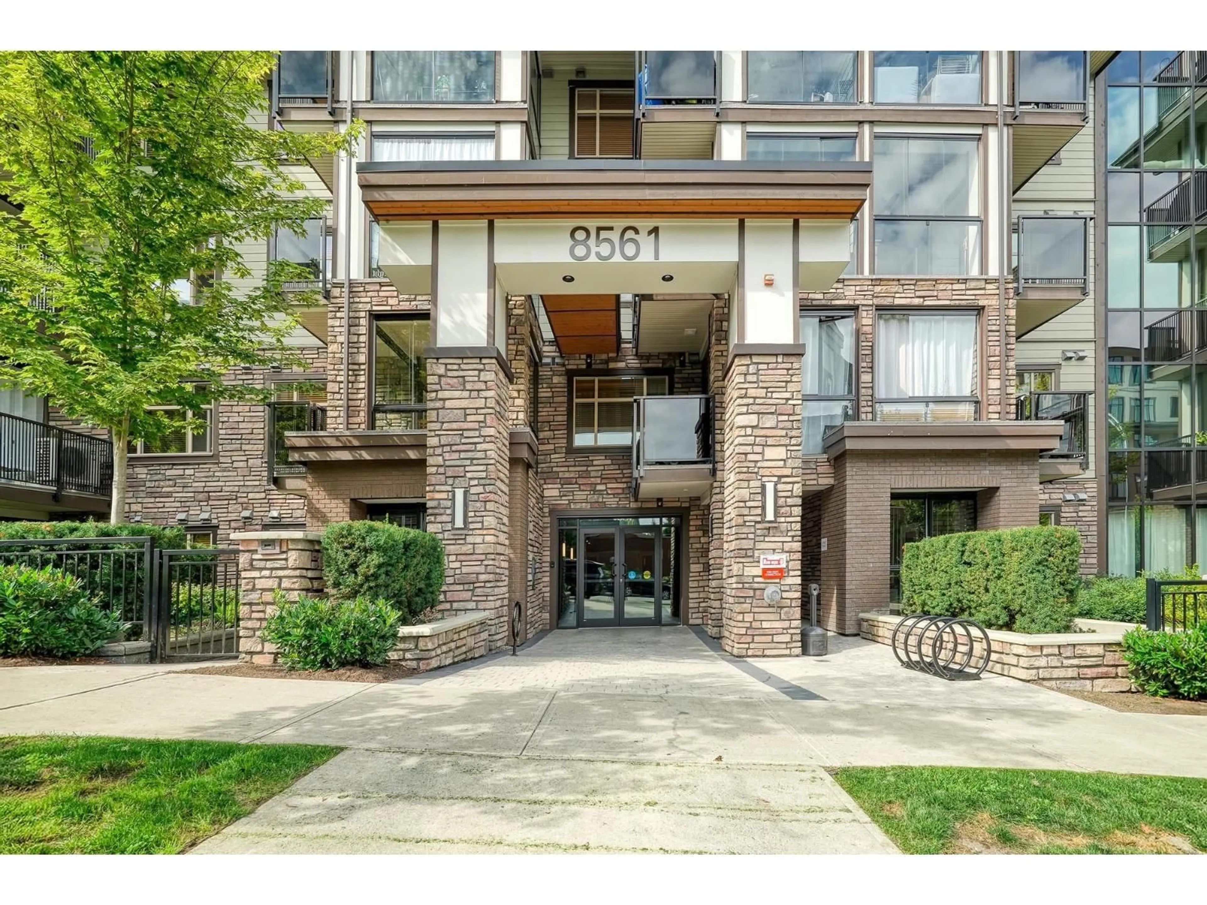 Indoor foyer for 110 - 8561 203A, Langley British Columbia V2Y3L7