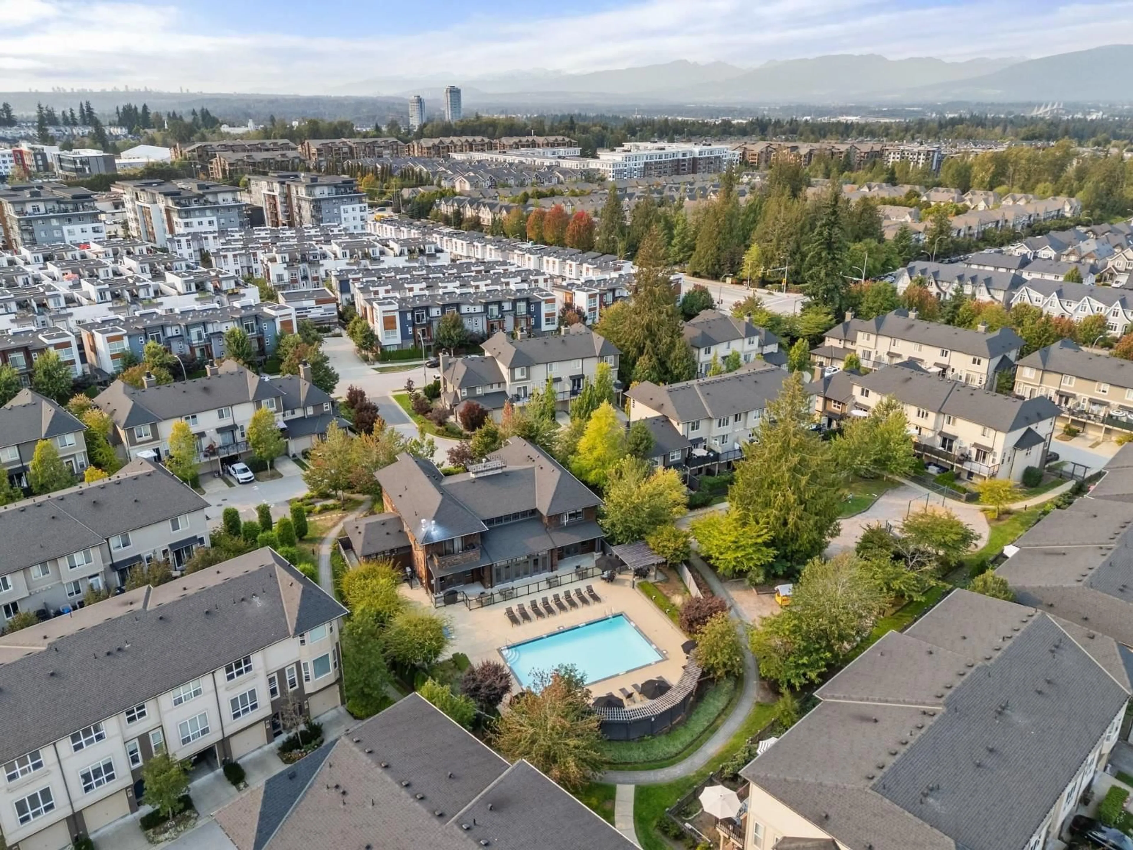 A pic from outside/outdoor area/front of a property/back of a property/a pic from drone, city buildings view from balcony for 52 - 7848 209, Langley British Columbia V2Y0M4