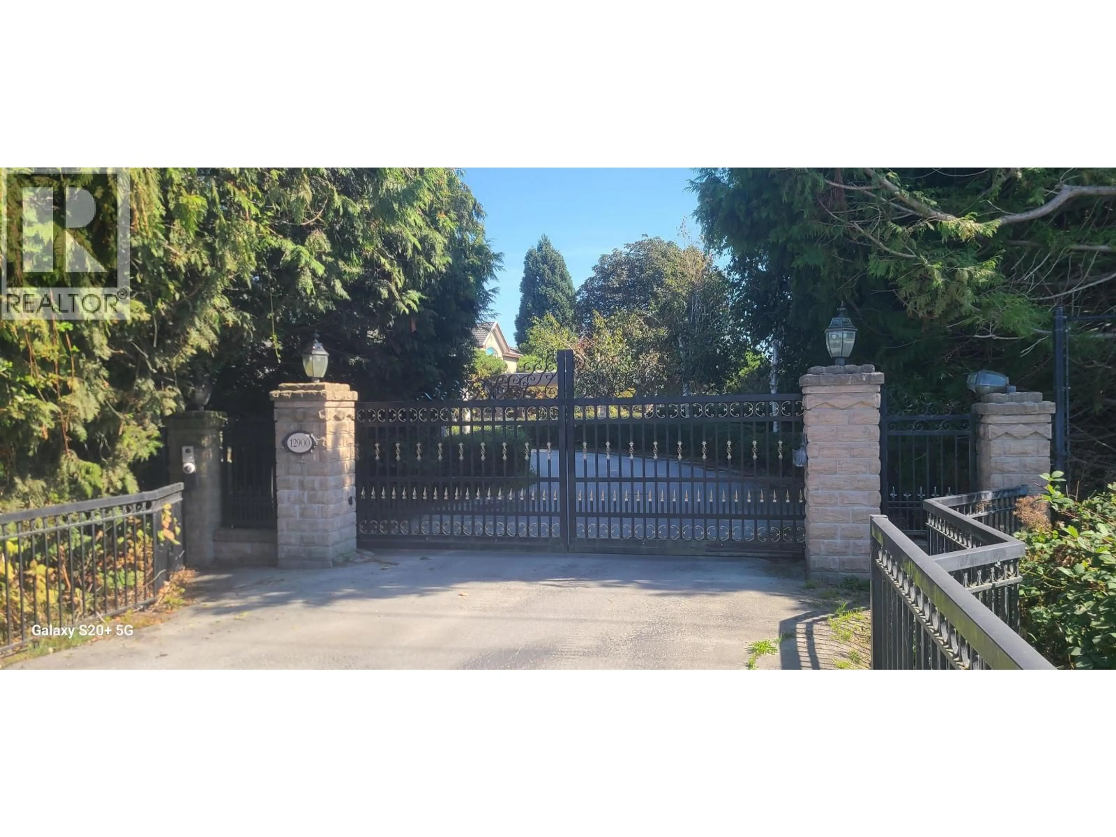 A pic from outside/outdoor area/front of a property/back of a property/a pic from drone, street for 12900 GILBERT ROAD, Richmond British Columbia V7E2H6