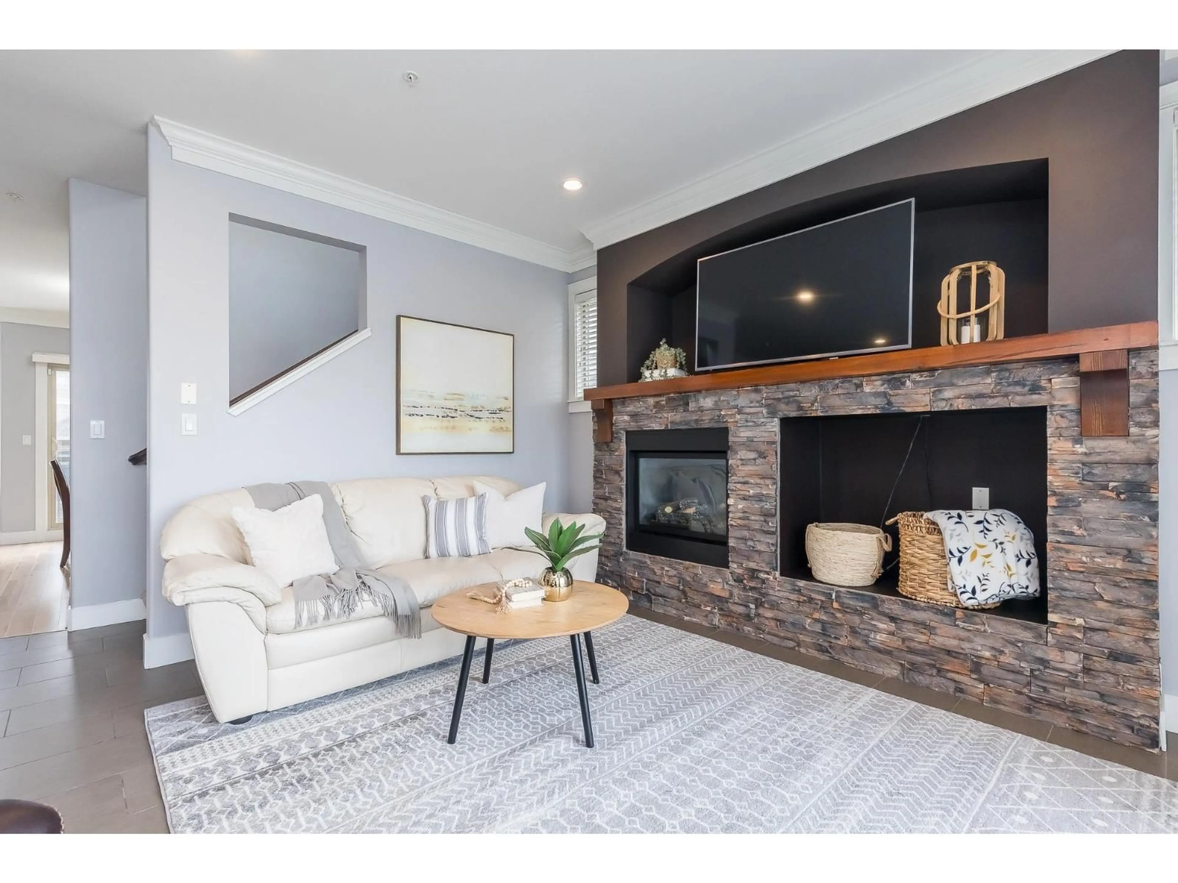 Living room with furniture, unknown for 70 - 22225 50, Langley British Columbia V2Y0G7