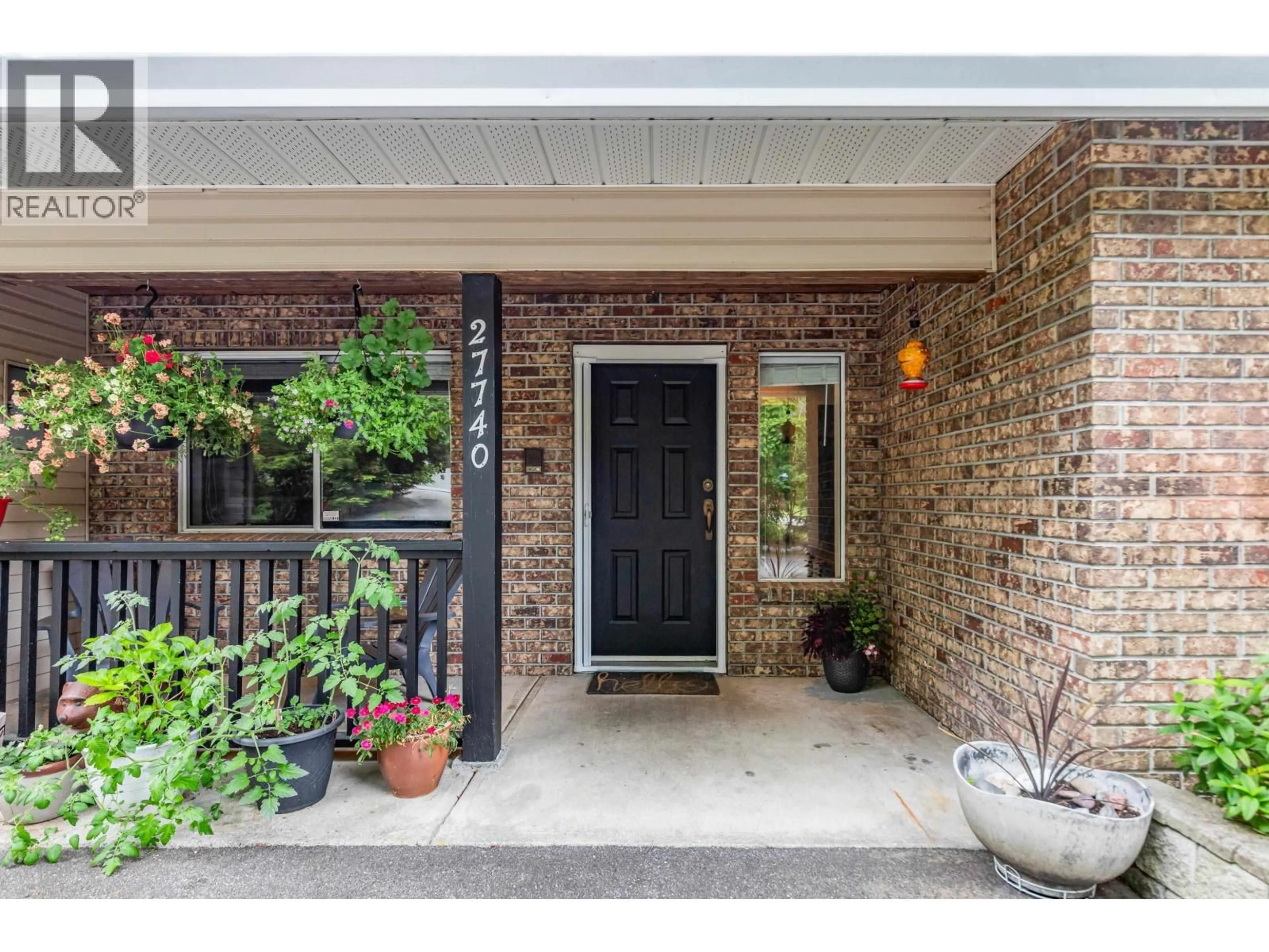 Indoor entryway for 27740 SAYERS CRESCENT, Maple Ridge British Columbia V2W1N4