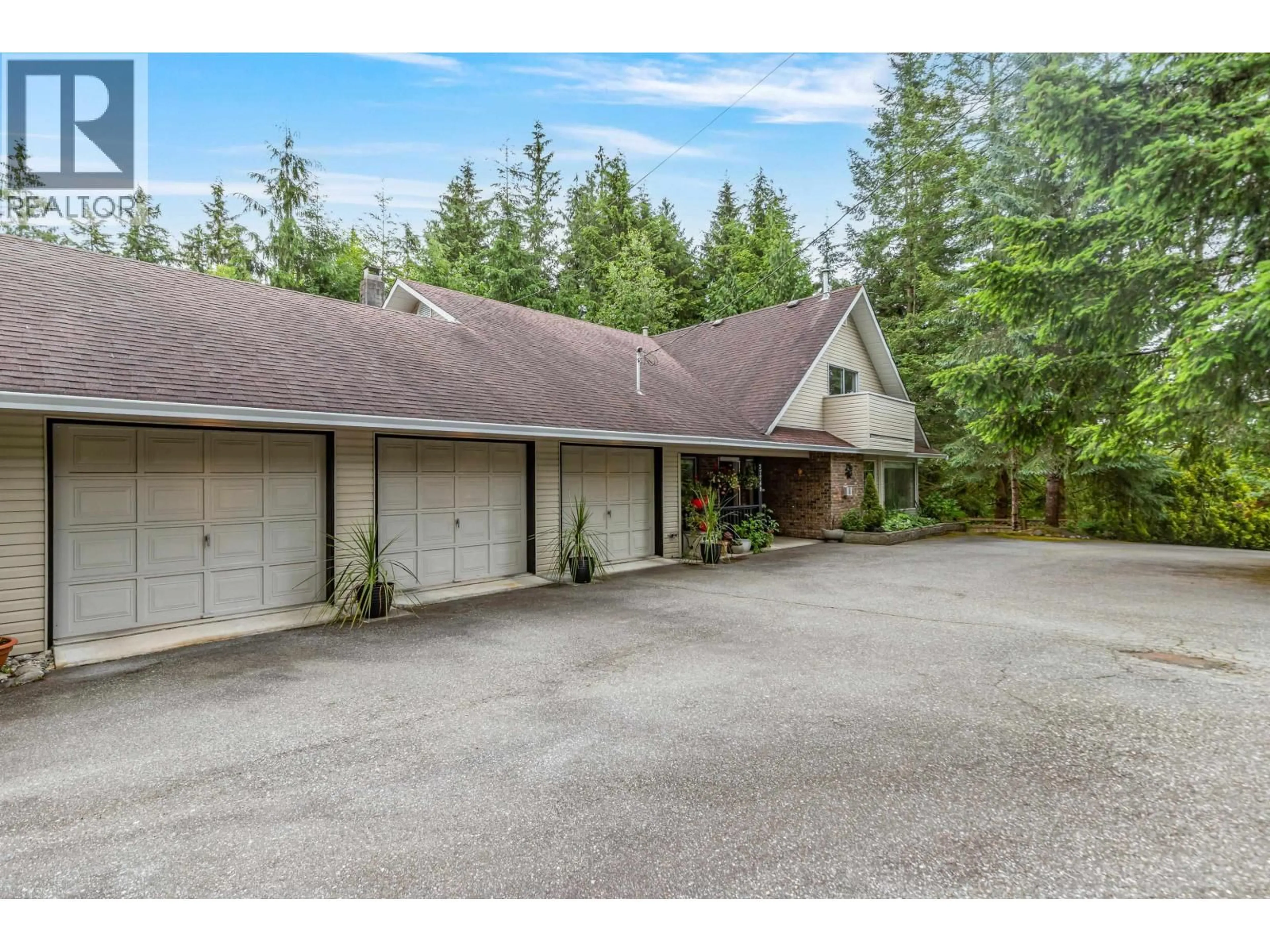 Indoor garage for 27740 SAYERS CRESCENT, Maple Ridge British Columbia V2W1N4