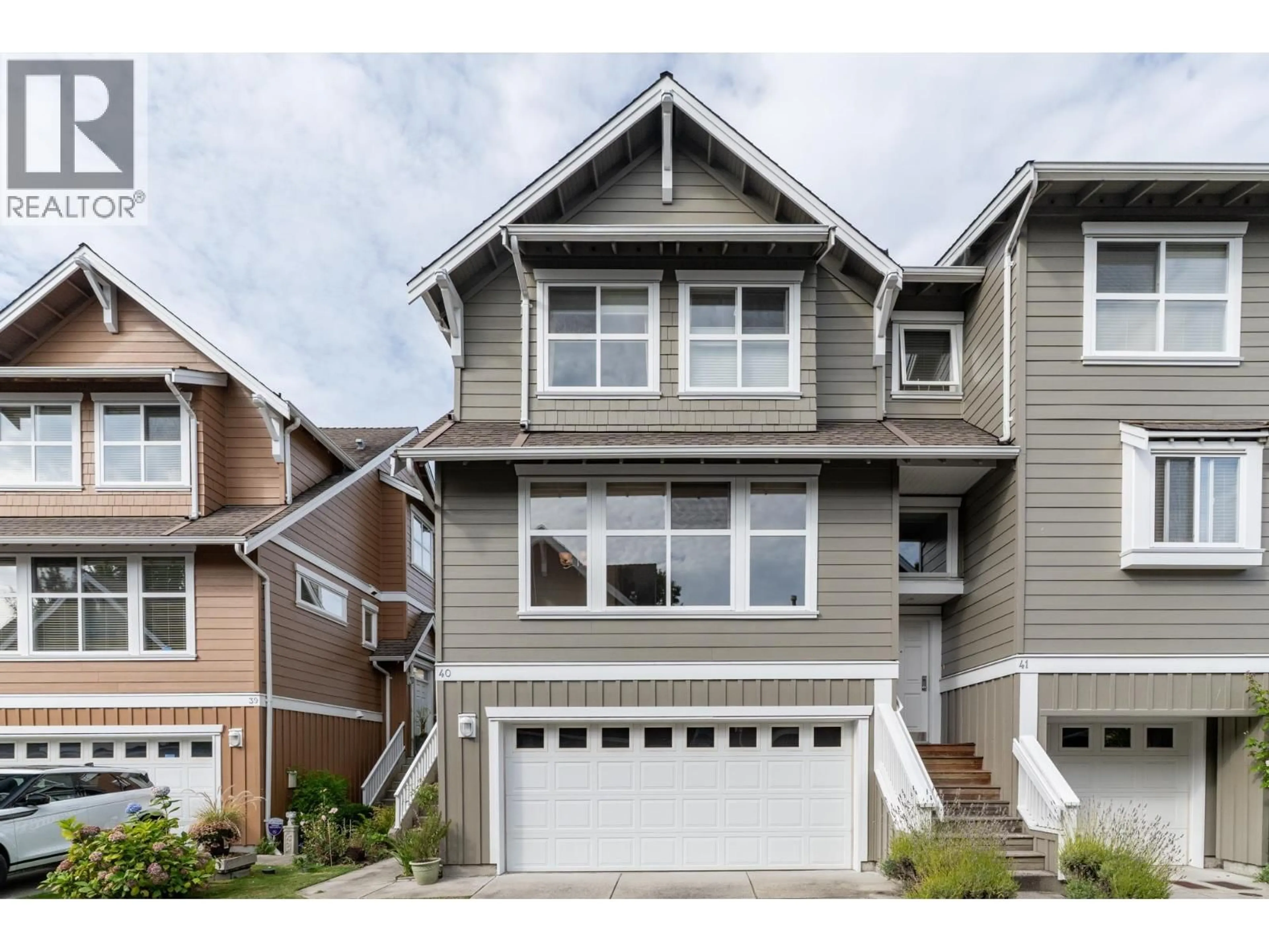 Home with vinyl exterior material, street for 40 - 3088 FRANCIS ROAD, Richmond British Columbia V7C5V9