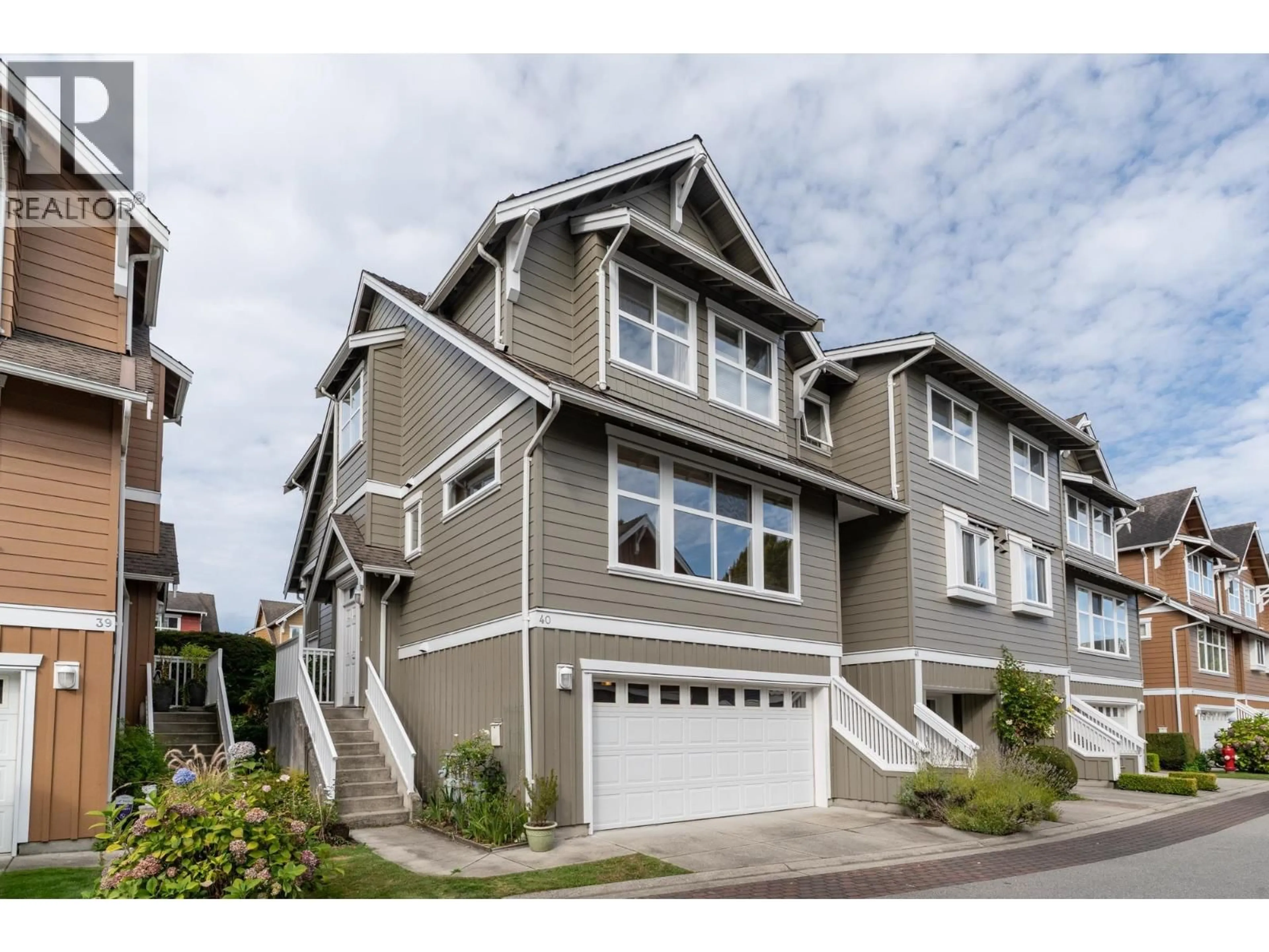 Home with vinyl exterior material, street for 40 - 3088 FRANCIS ROAD, Richmond British Columbia V7C5V9