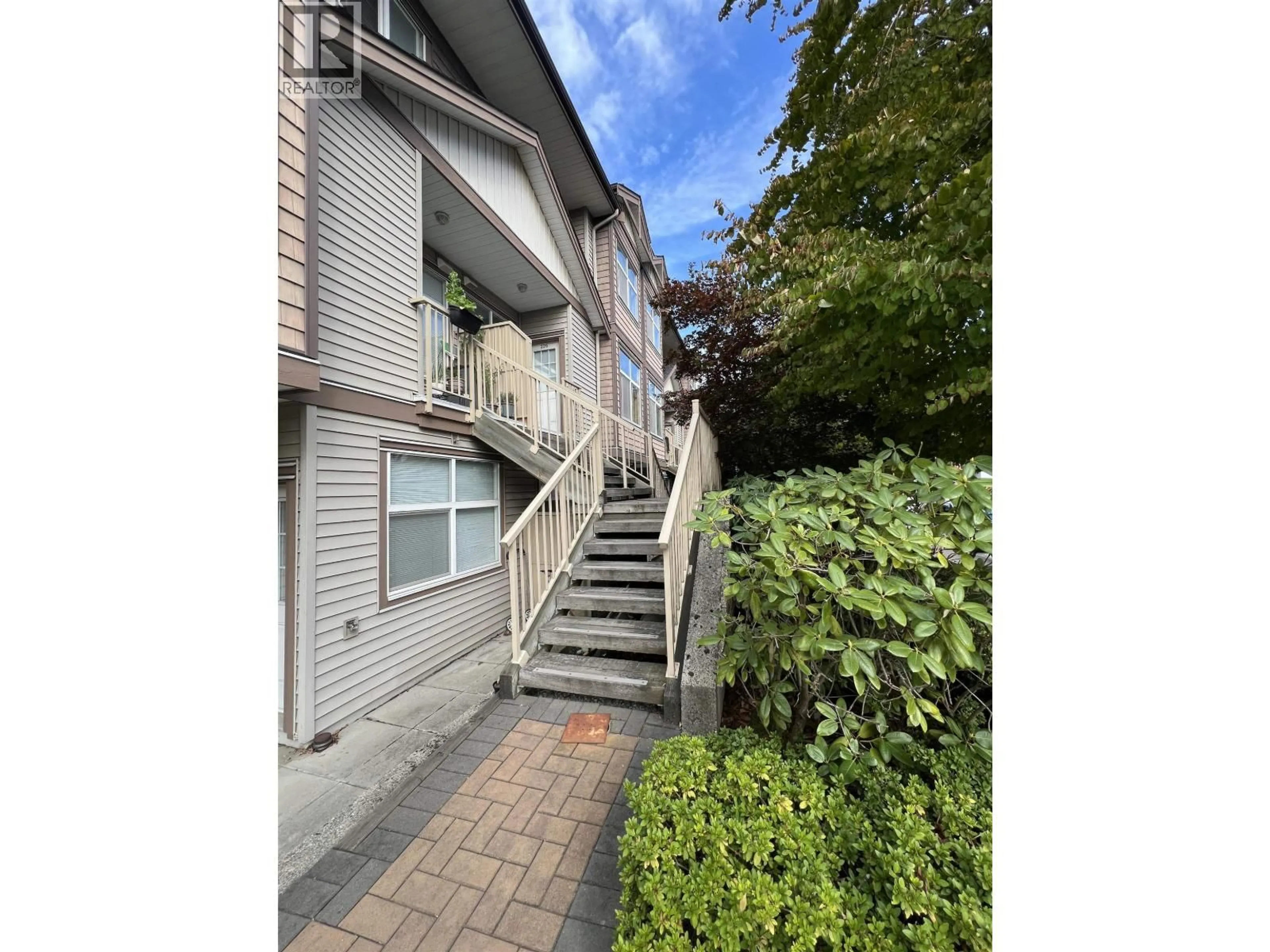 Patio, street for 226 - 5155 WATLING STREET, Burnaby British Columbia V5J1W8
