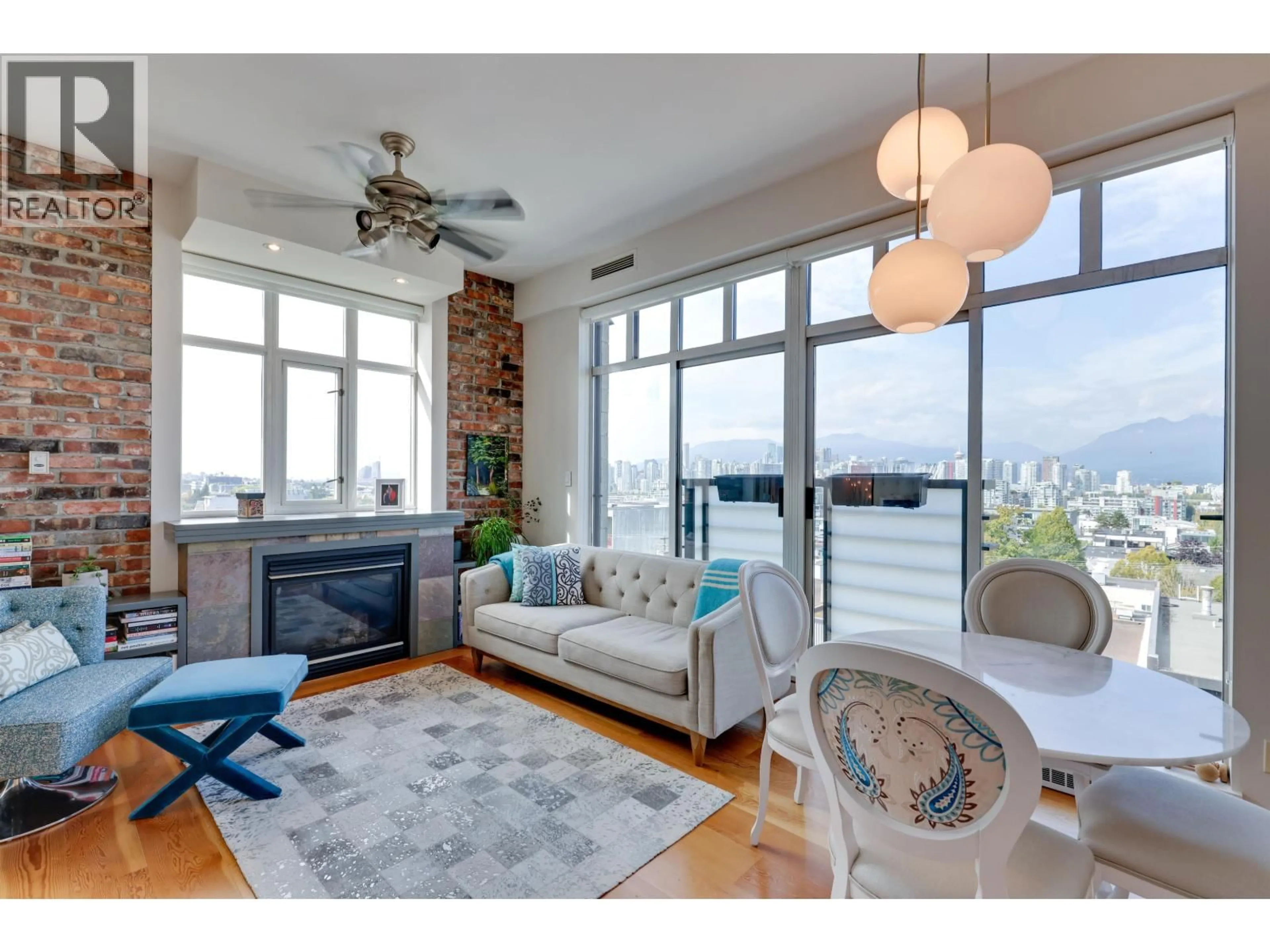 Living room with furniture, unknown for 419 - 2515 ONTARIO STREET, Vancouver British Columbia V5T4V4