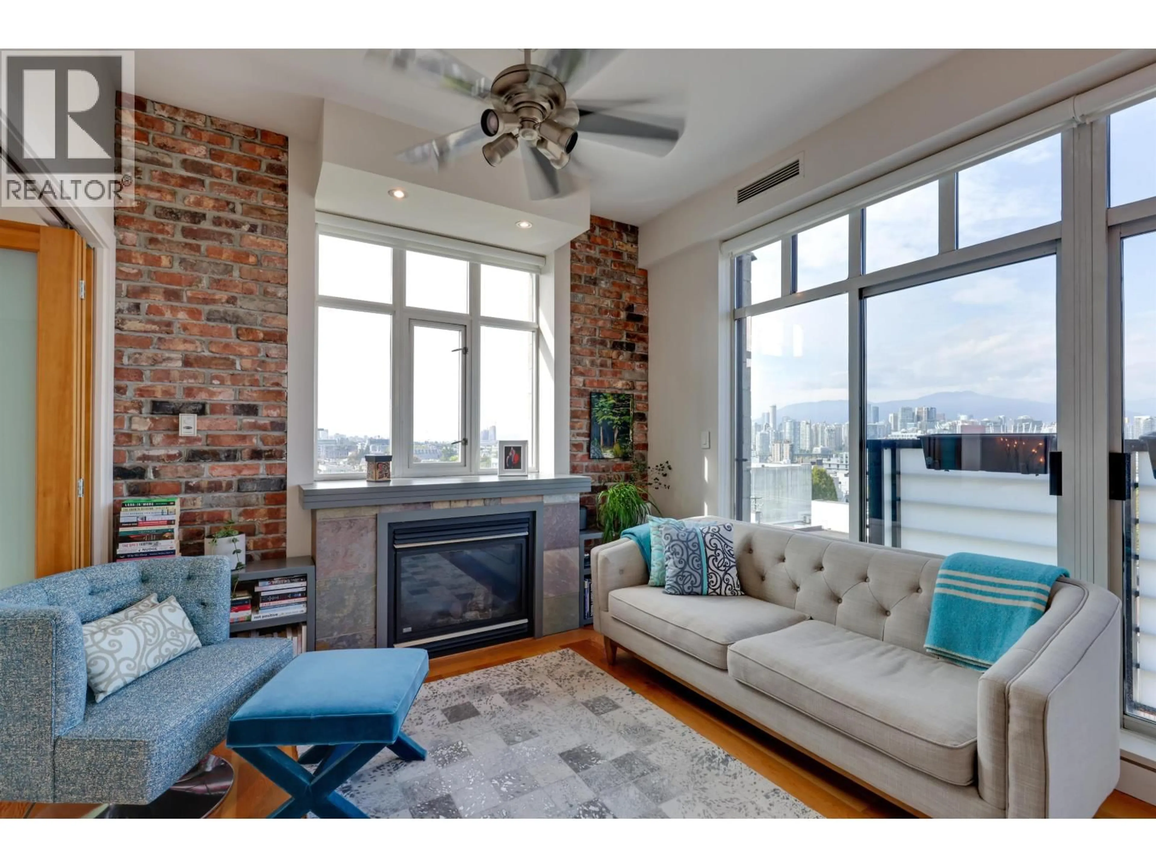 Living room with furniture, unknown for 419 - 2515 ONTARIO STREET, Vancouver British Columbia V5T4V4