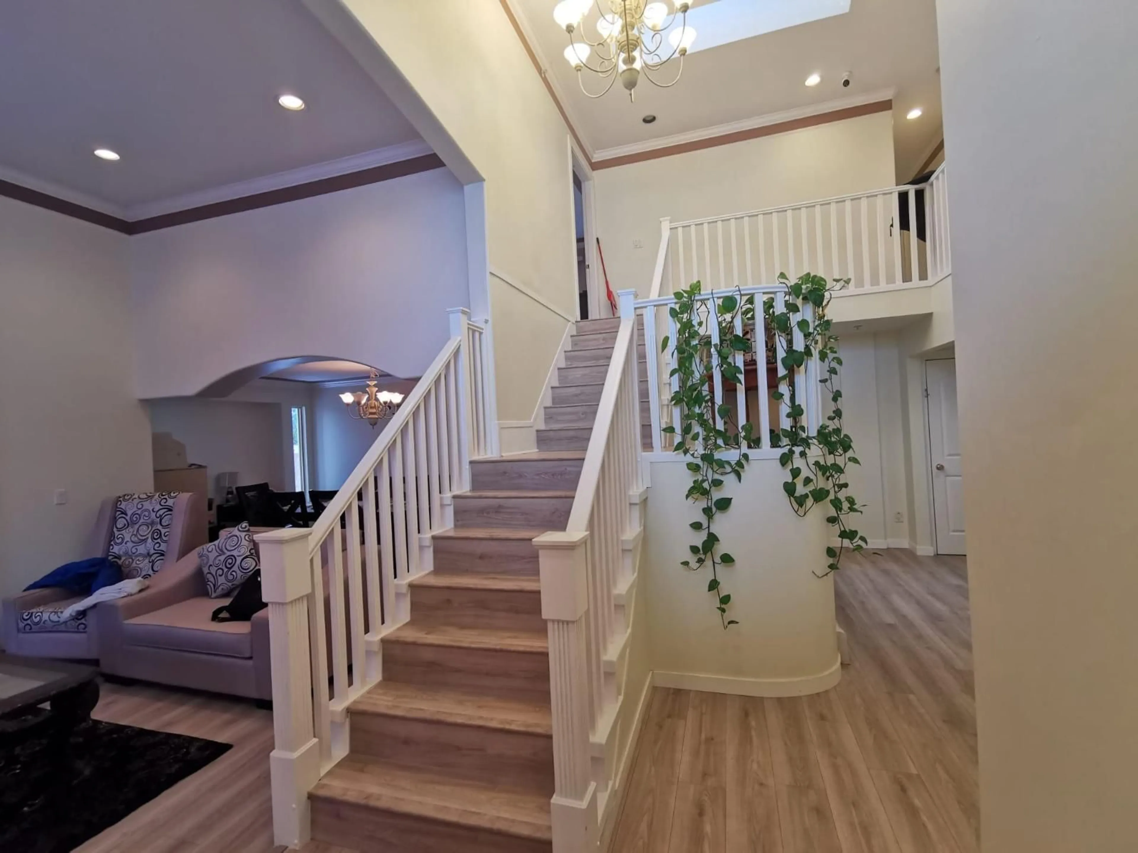 Indoor foyer for 6641 123, Surrey British Columbia V3W0W1