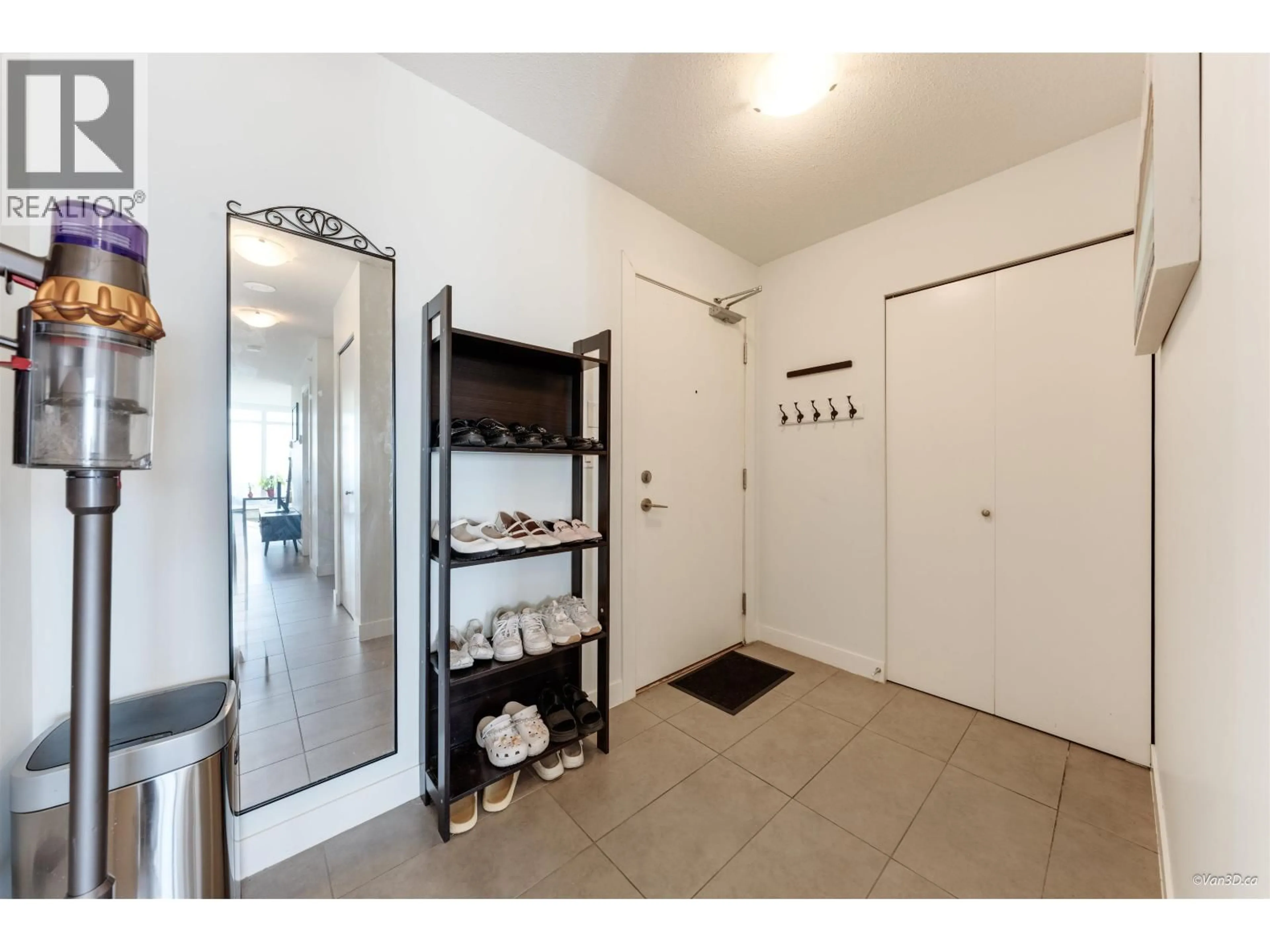 Indoor entryway for 2909 - 7090 EDMONDS STREET, Burnaby British Columbia V3N0C6