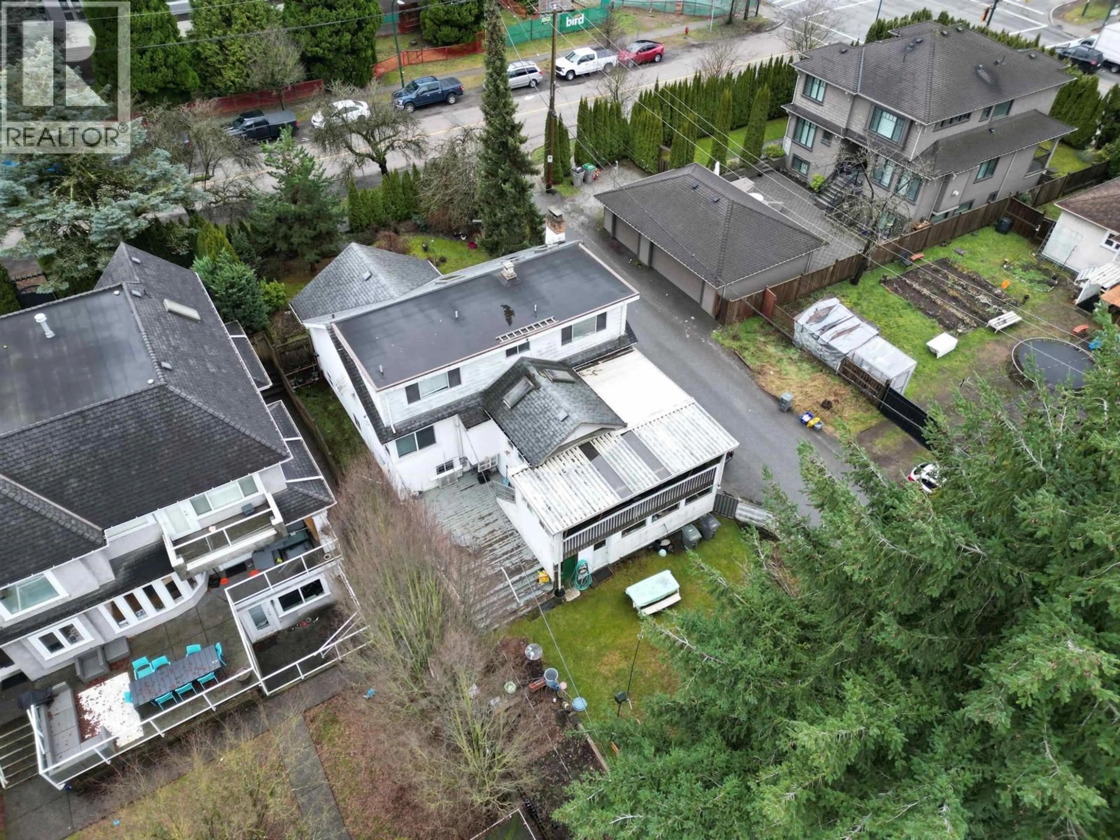 A pic from outside/outdoor area/front of a property/back of a property/a pic from drone, unknown for 985 33RD AVENUE, Vancouver British Columbia V5Z2K6