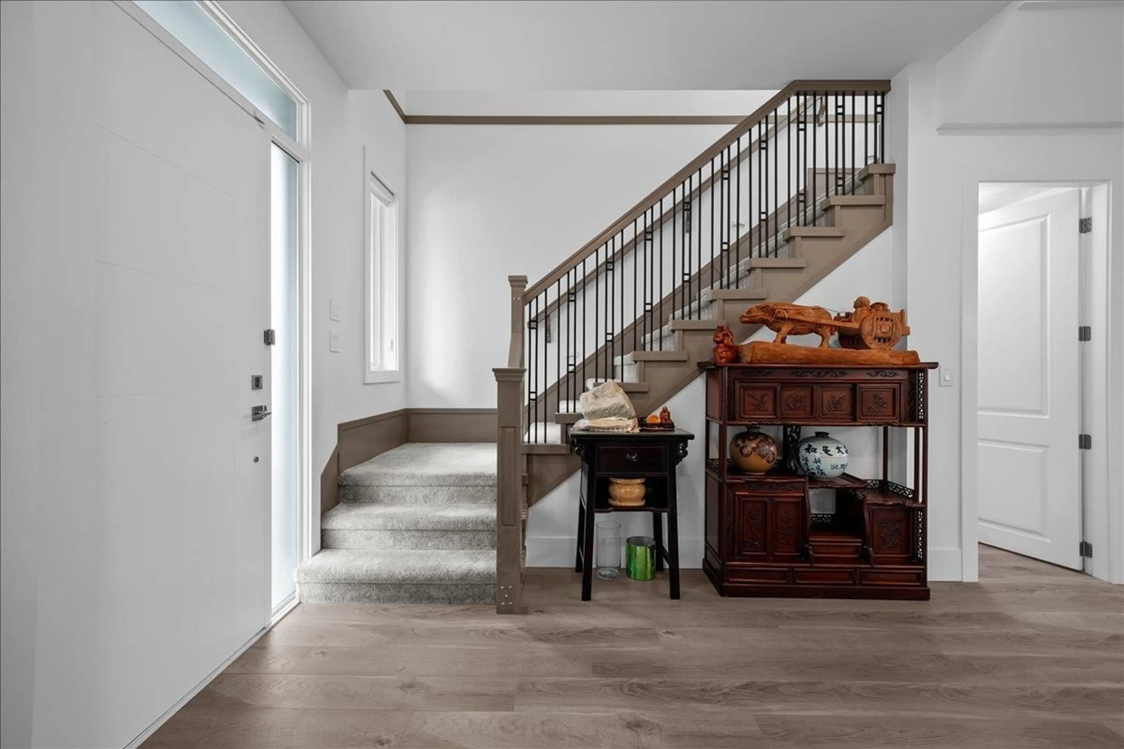 Indoor entryway for 2581 168, Surrey British Columbia V3Z0A7