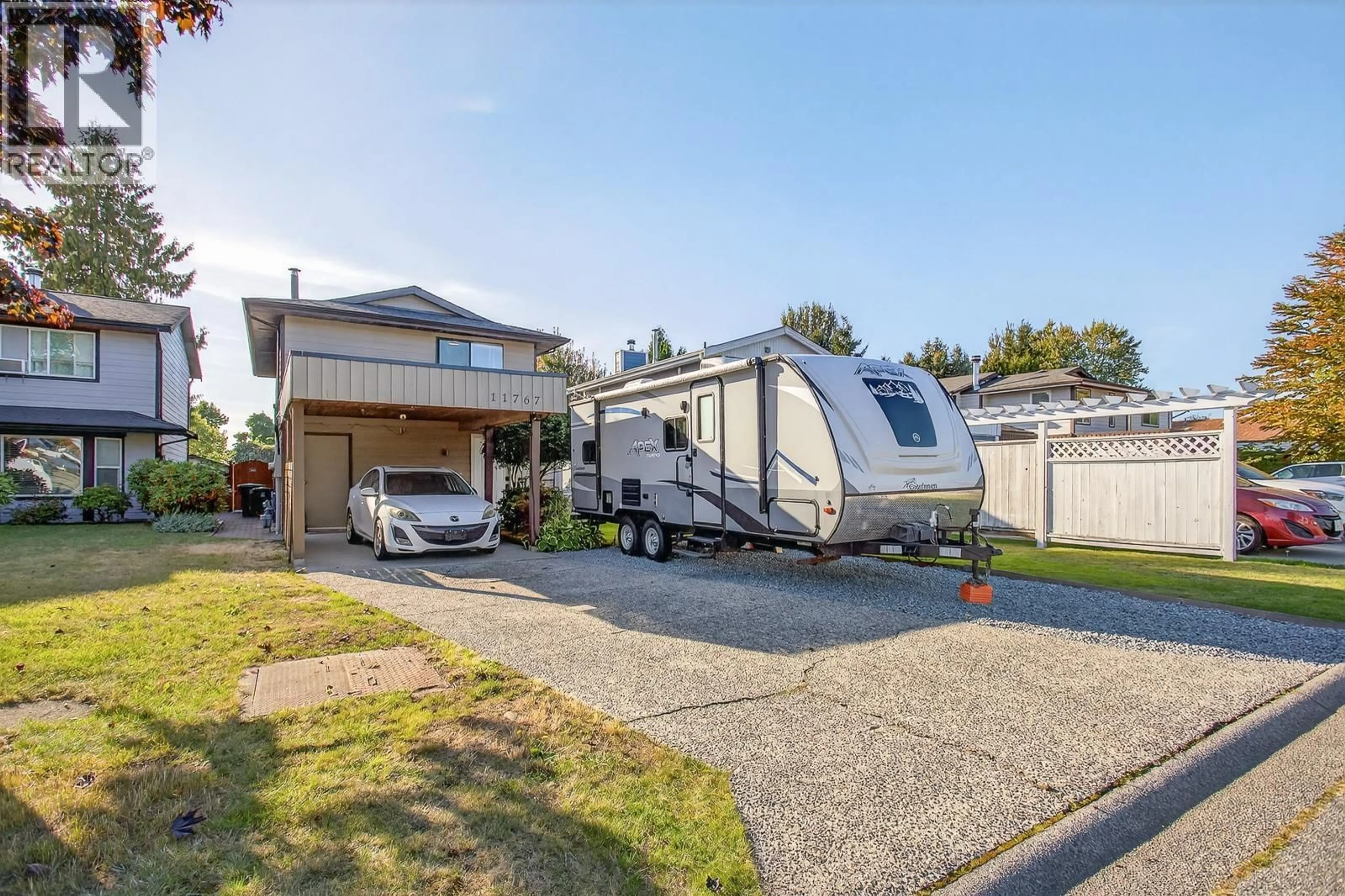 A pic from outside/outdoor area/front of a property/back of a property/a pic from drone, street for 11767 190 STREET, Pitt Meadows British Columbia V3Y1Y2
