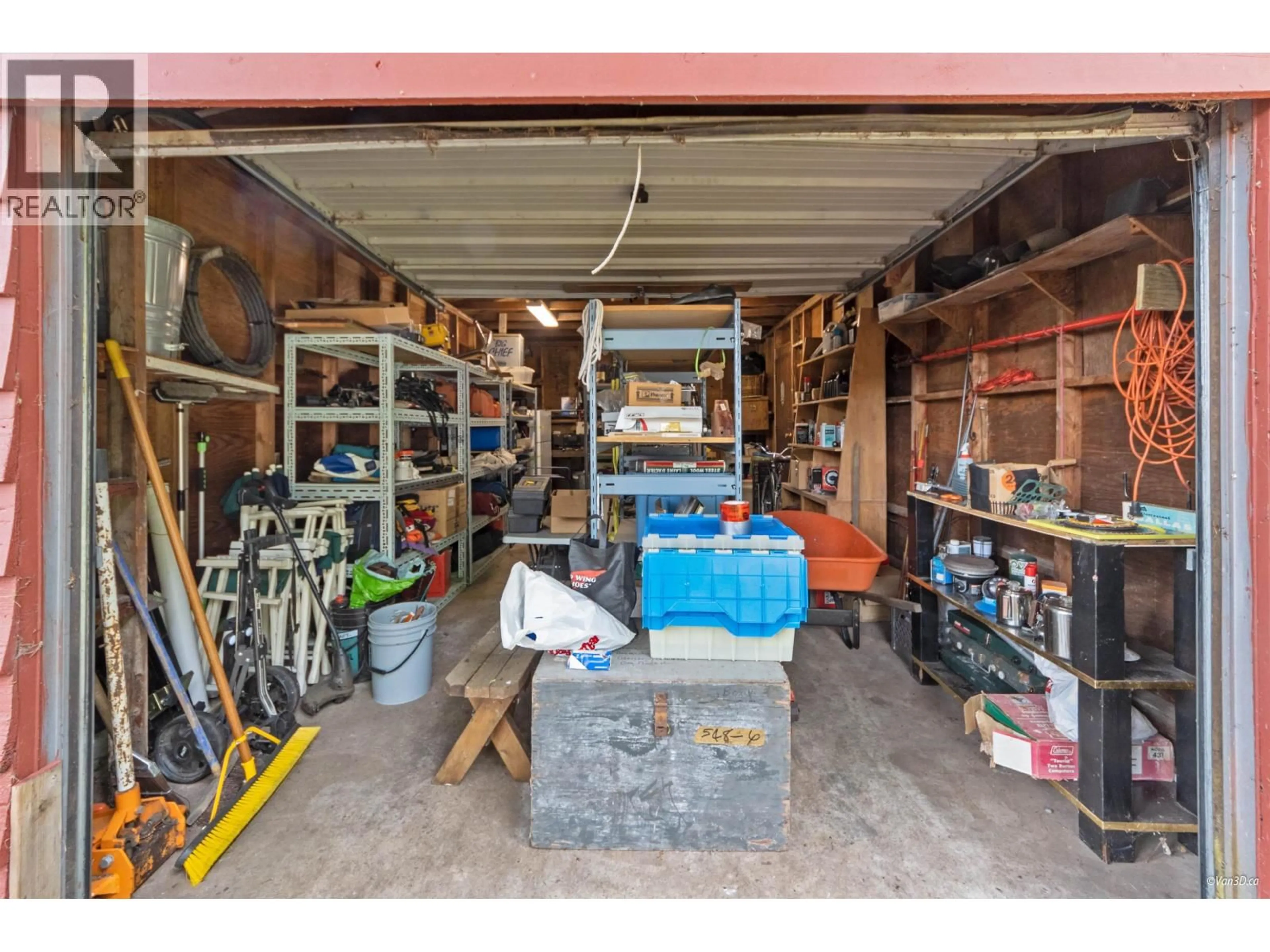Indoor garage for 25 BRACKEN PARKWAY, Squamish British Columbia V0N1H0