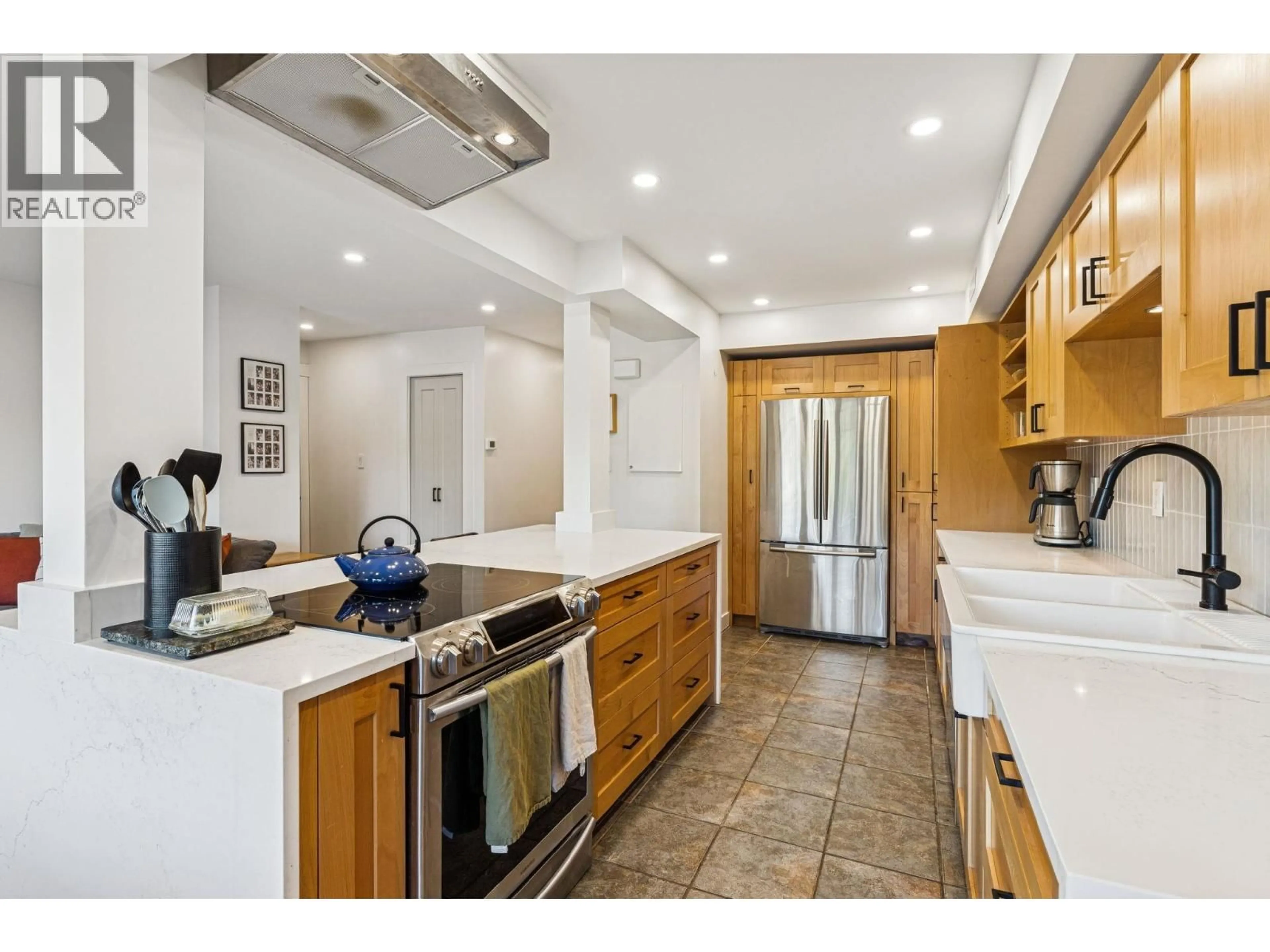Open concept kitchen, ceramic/tile floor for 1053 OLD LILLOOET ROAD, North Vancouver British Columbia V7J3H6