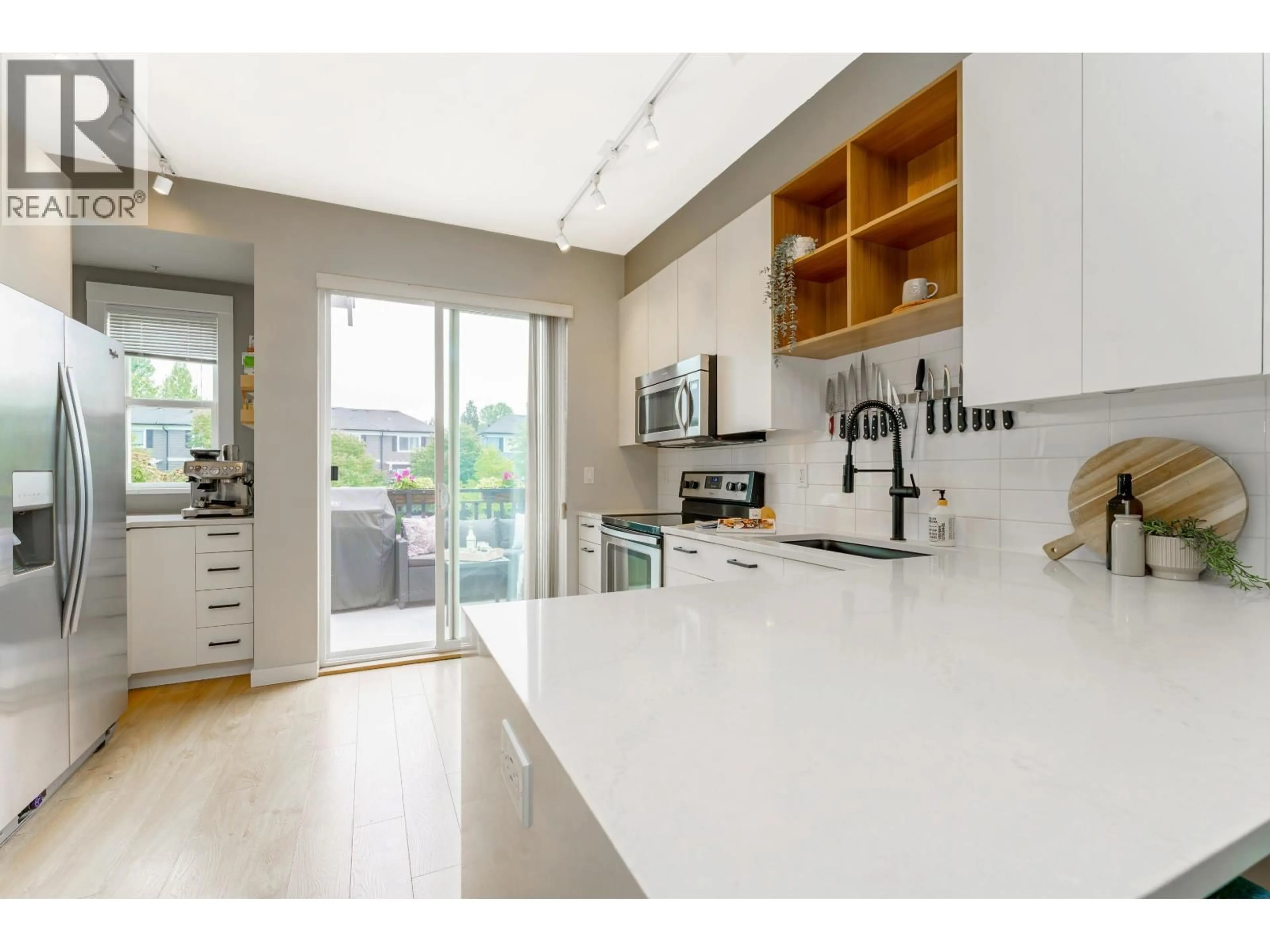 Open concept kitchen, unknown for 5 - 10974 BARNSTON VIEW ROAD, Pitt Meadows British Columbia V3Y0B9