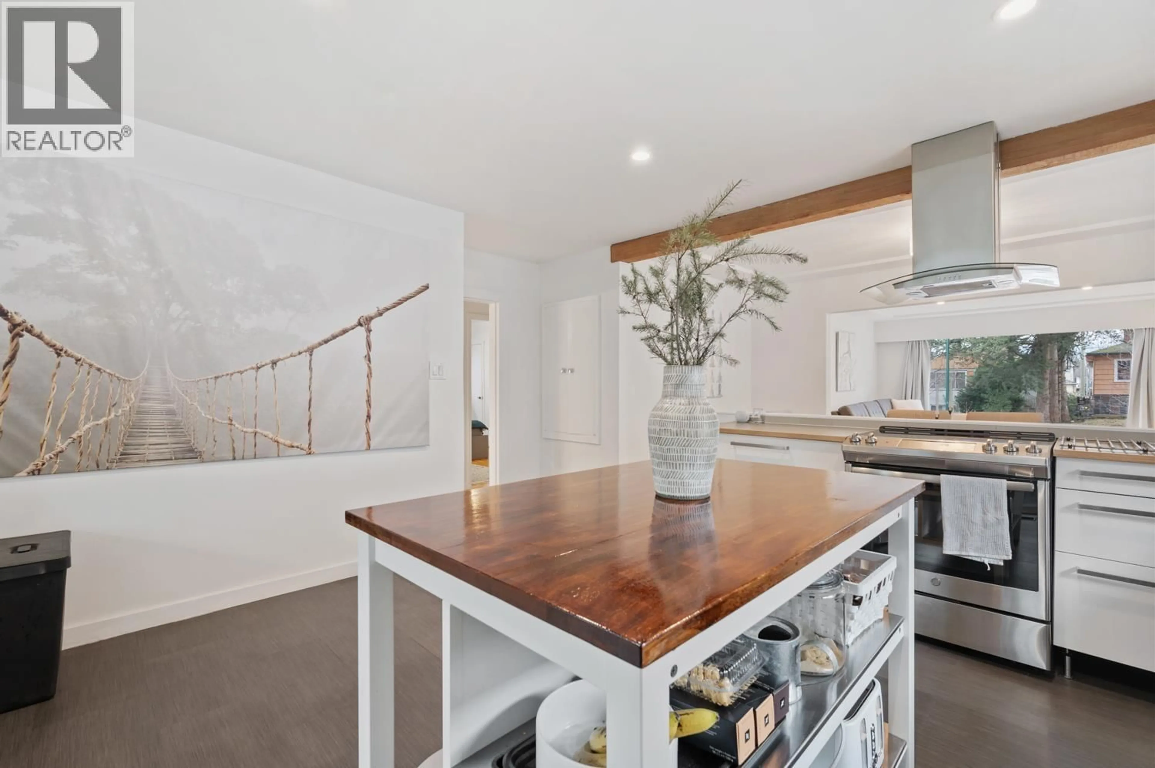 Contemporary kitchen, unknown for 2520 8TH AVENUE, Vancouver British Columbia V5M1W2