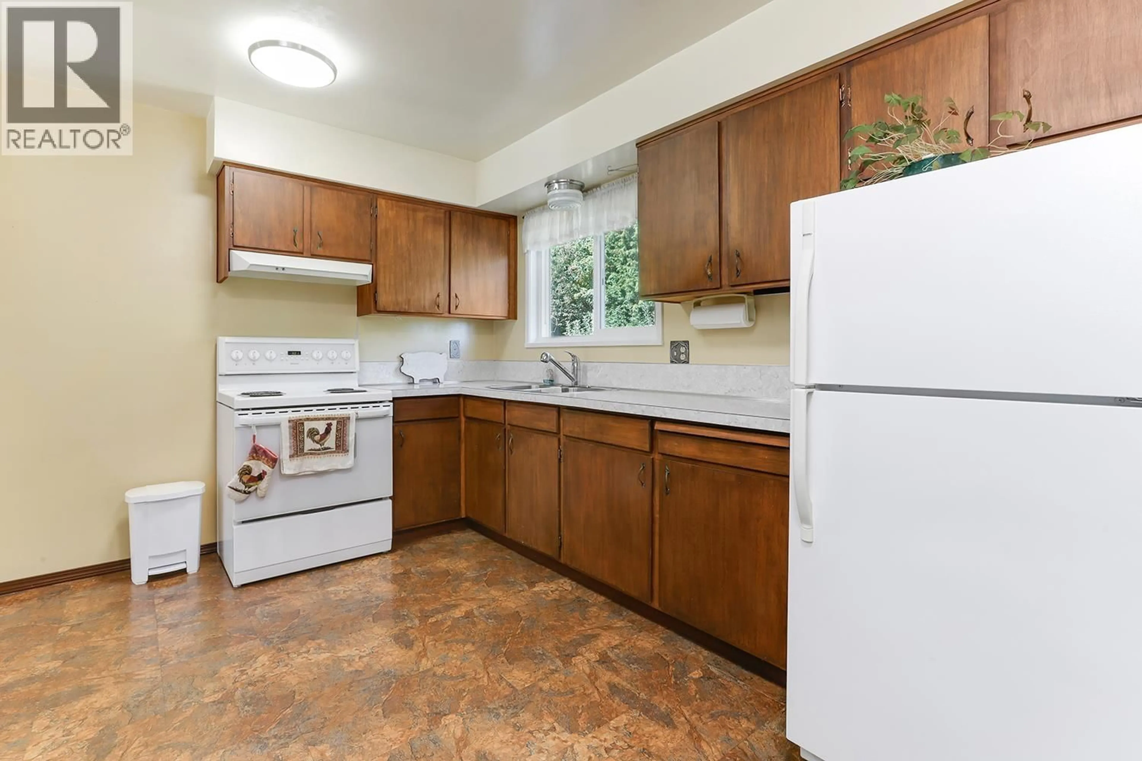 Standard kitchen, unknown for 2107 CARMEN PLACE, Port Coquitlam British Columbia V3C1C7