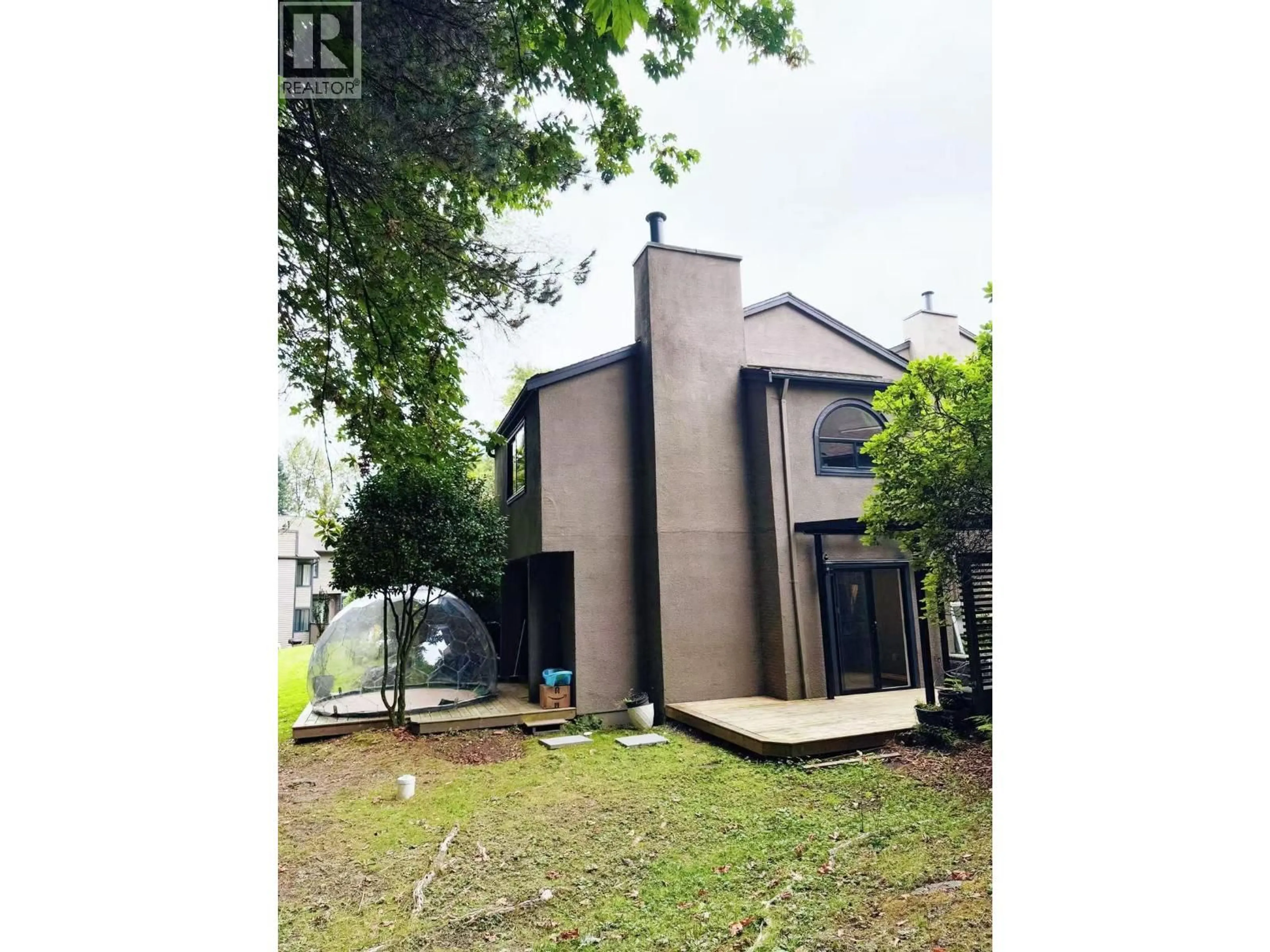 A pic from outside/outdoor area/front of a property/back of a property/a pic from drone, building for 8575 WOODRIDGE PLACE, Burnaby British Columbia V5A4B3