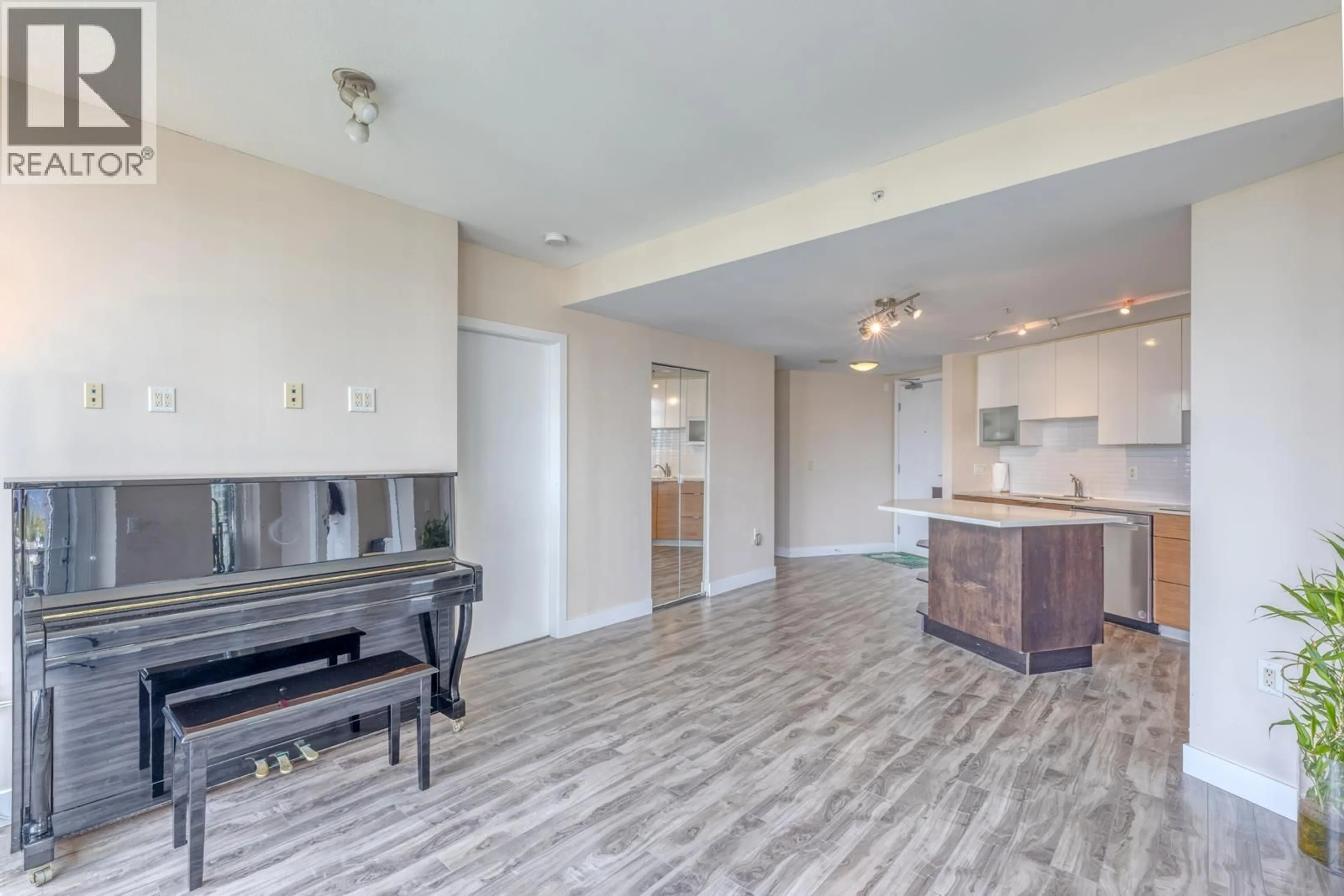 Unknown for 901 - 175 2ND STREET, North Vancouver British Columbia V7M0A5