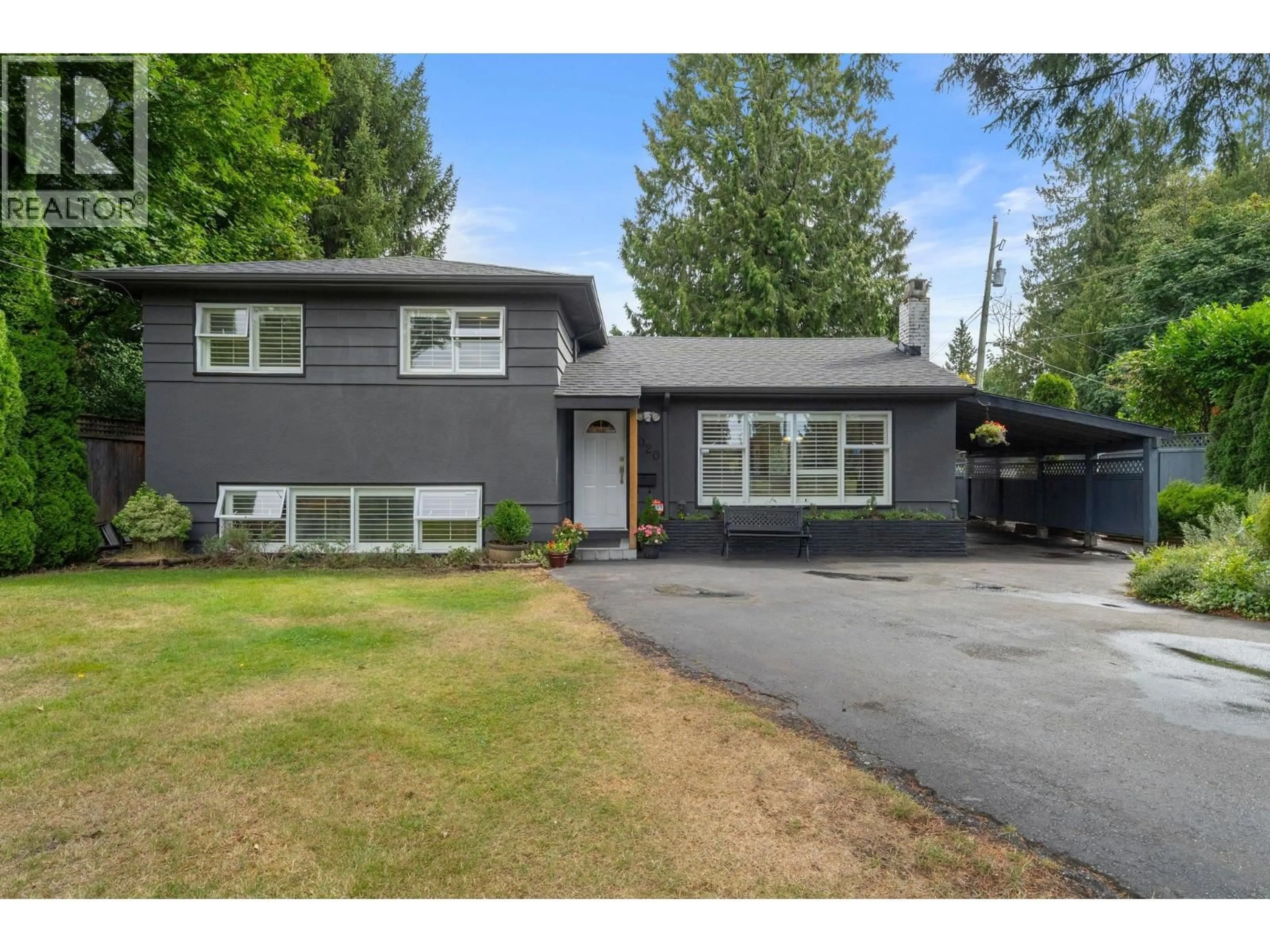 Home with vinyl exterior material, street for 3020 THORNCLIFFE DRIVE, North Vancouver British Columbia V7R2T1