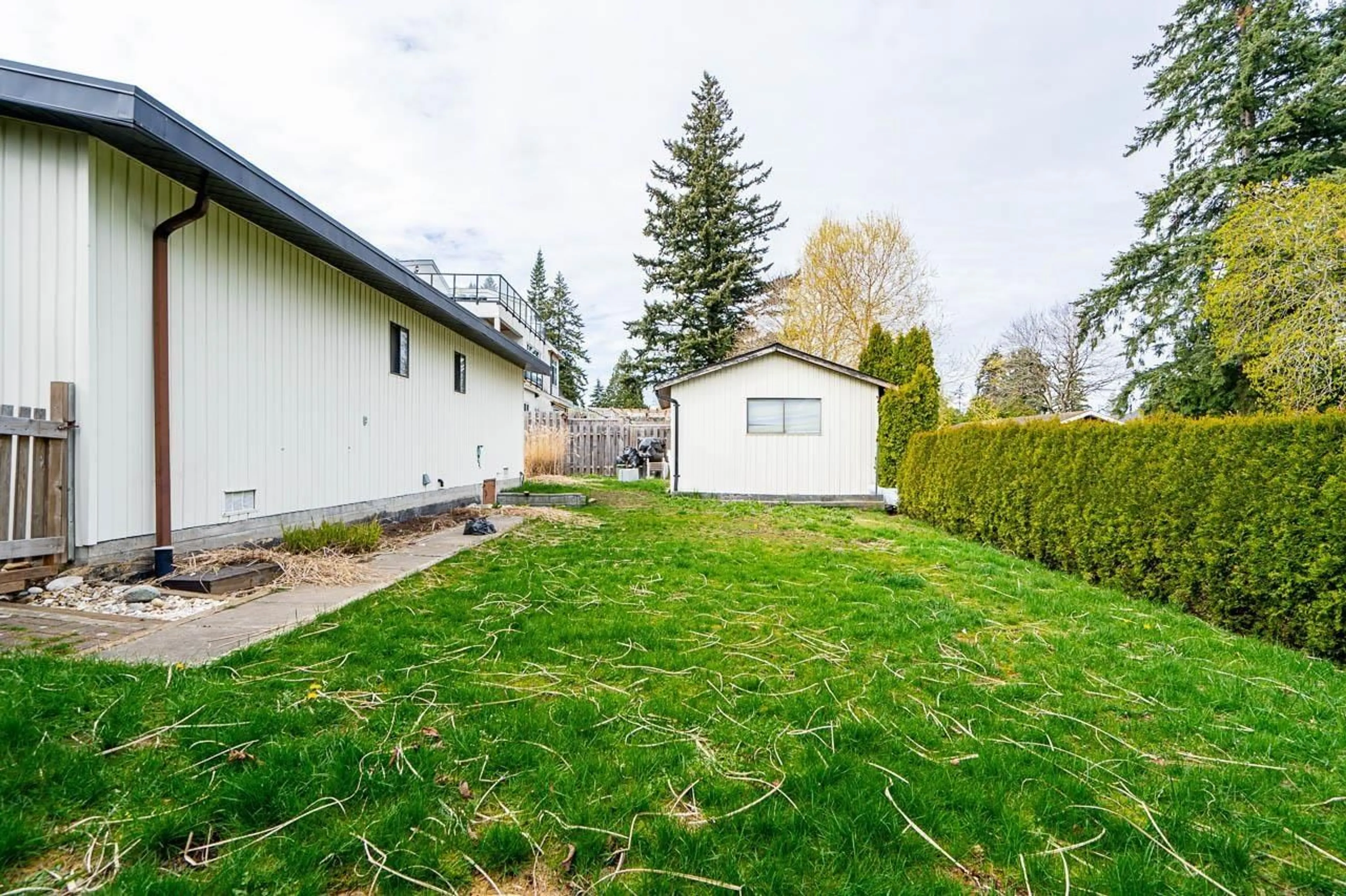 Patio, unknown for 1766 139, Surrey British Columbia V4A4G7