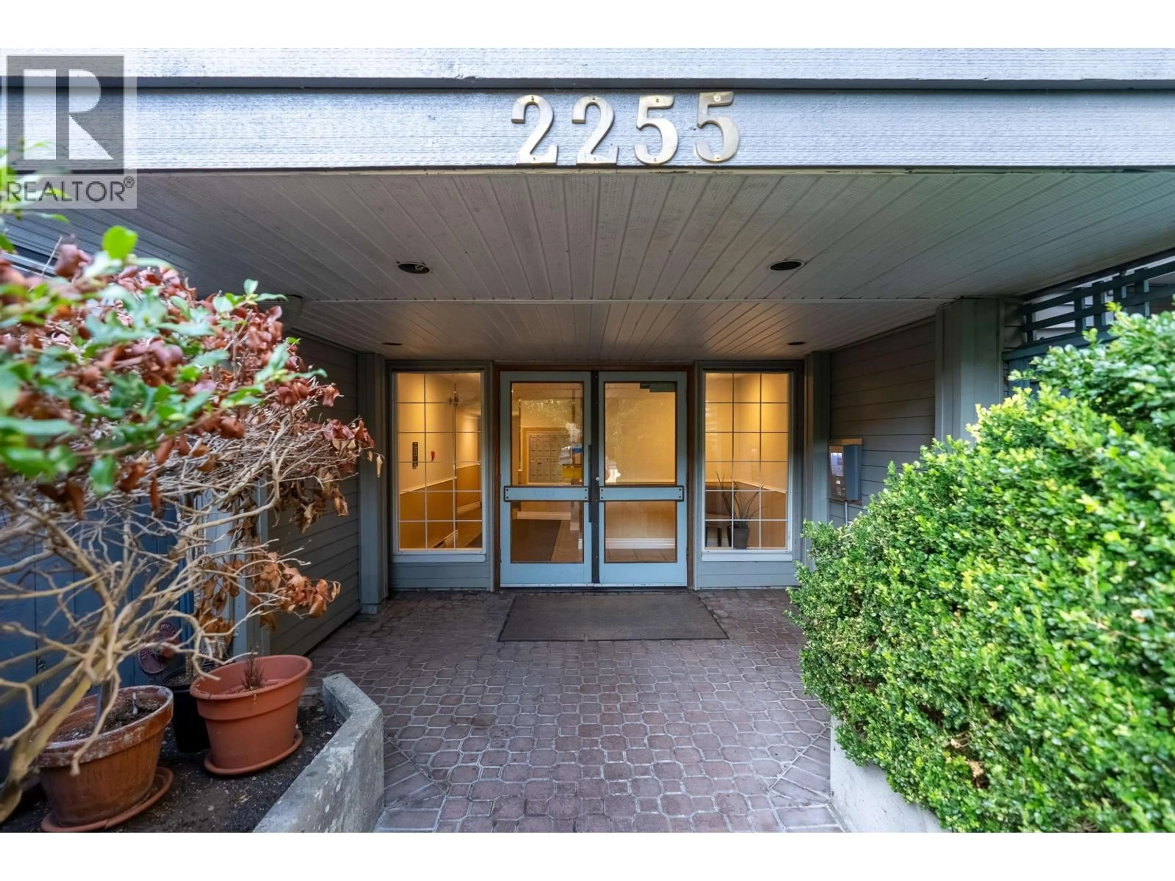 Indoor foyer for 208 - 2255 ETON STREET, Vancouver British Columbia V5L1C9