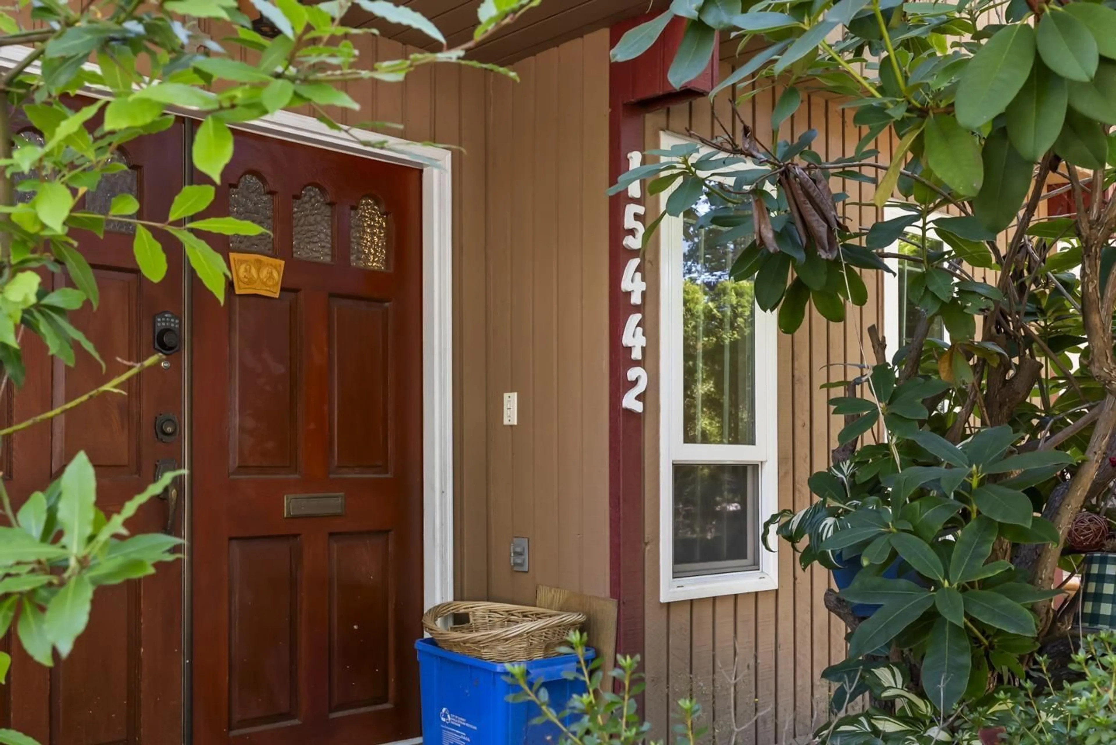 Indoor entryway for 15442 98, Surrey British Columbia V3R7G4