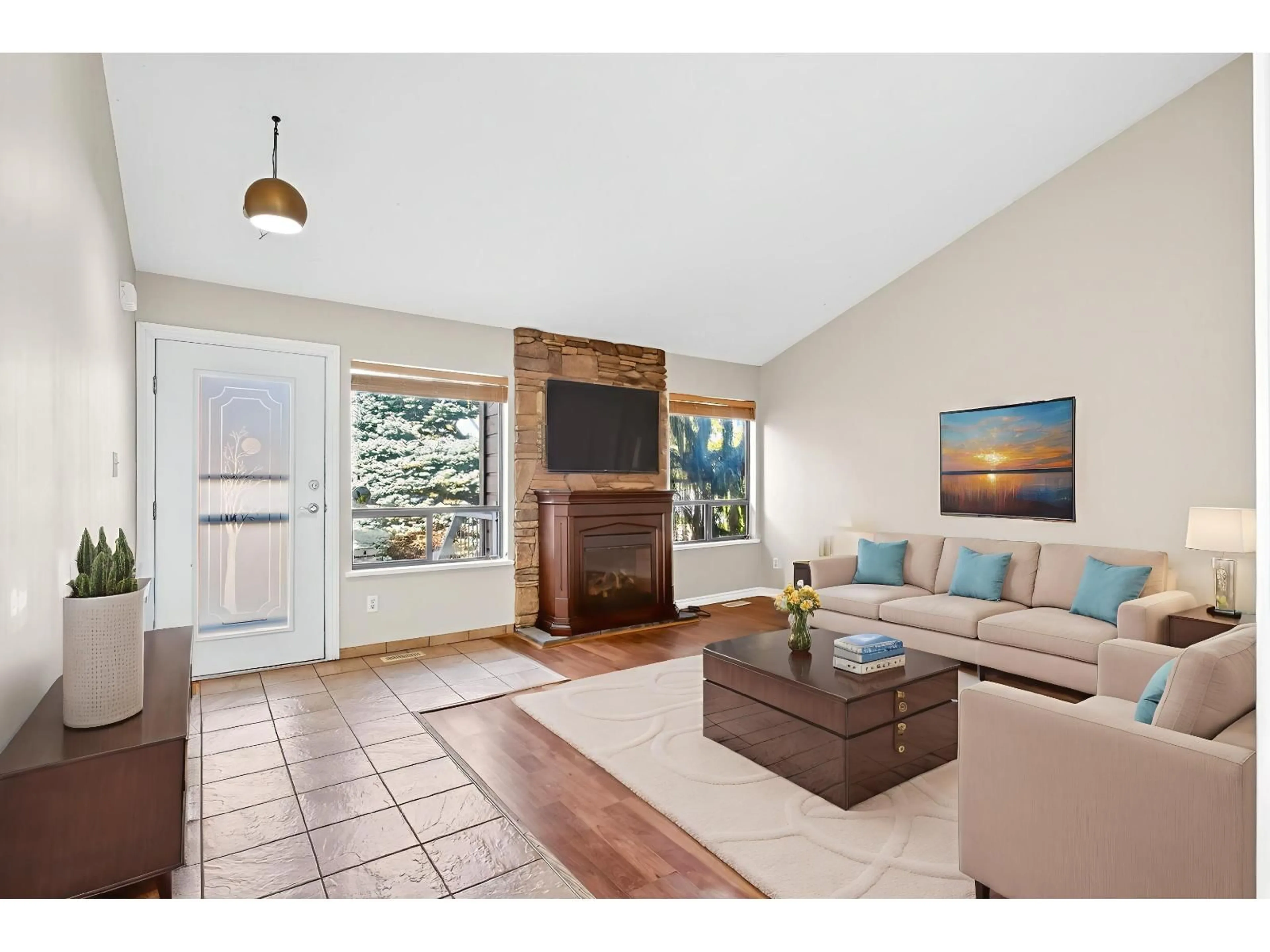 Living room with furniture, unknown for 19740 68, Langley British Columbia V2Y1H6