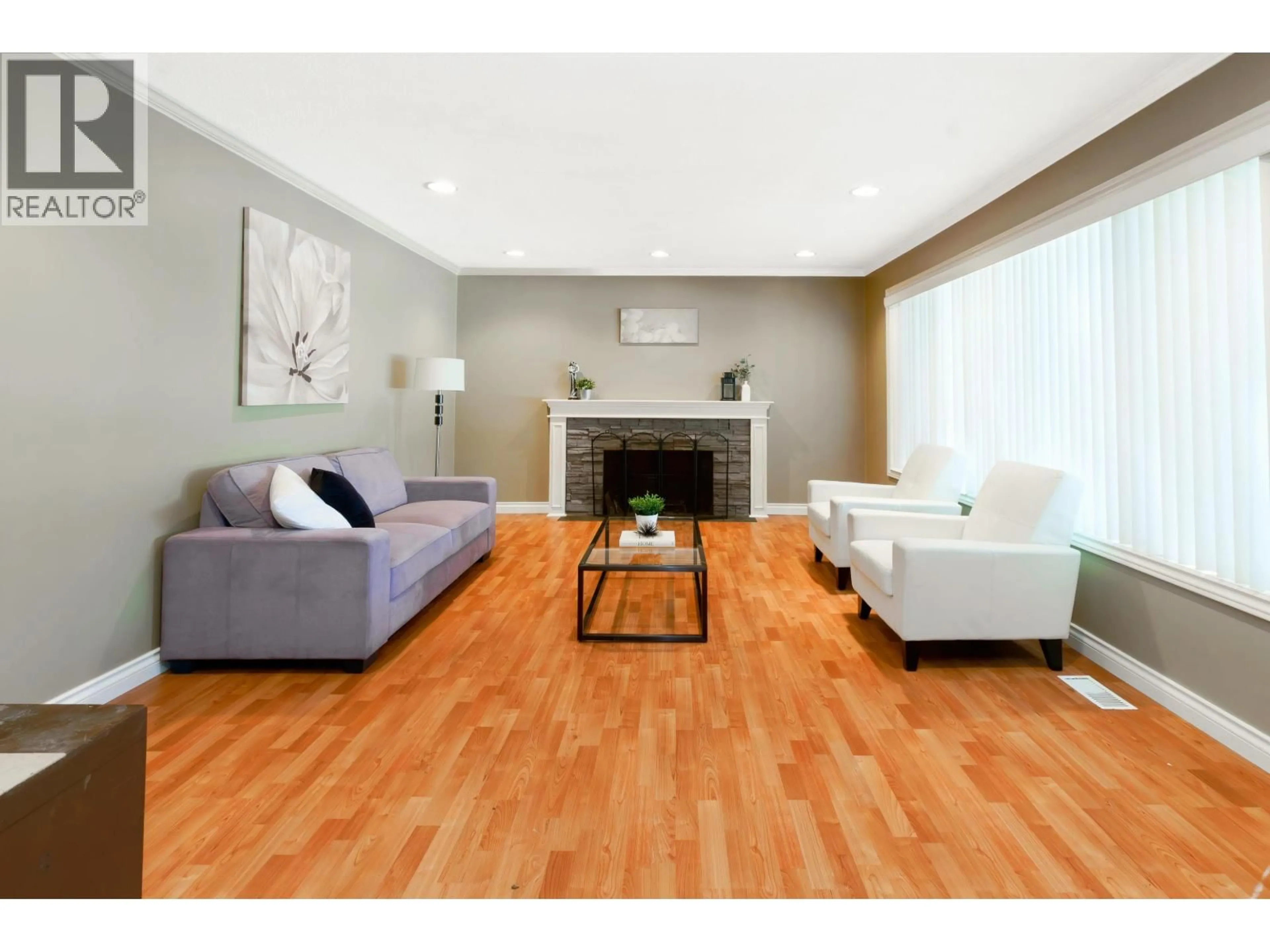 Living room with furniture, wood/laminate floor for 5785 16TH AVENUE, Delta British Columbia V4L1G8