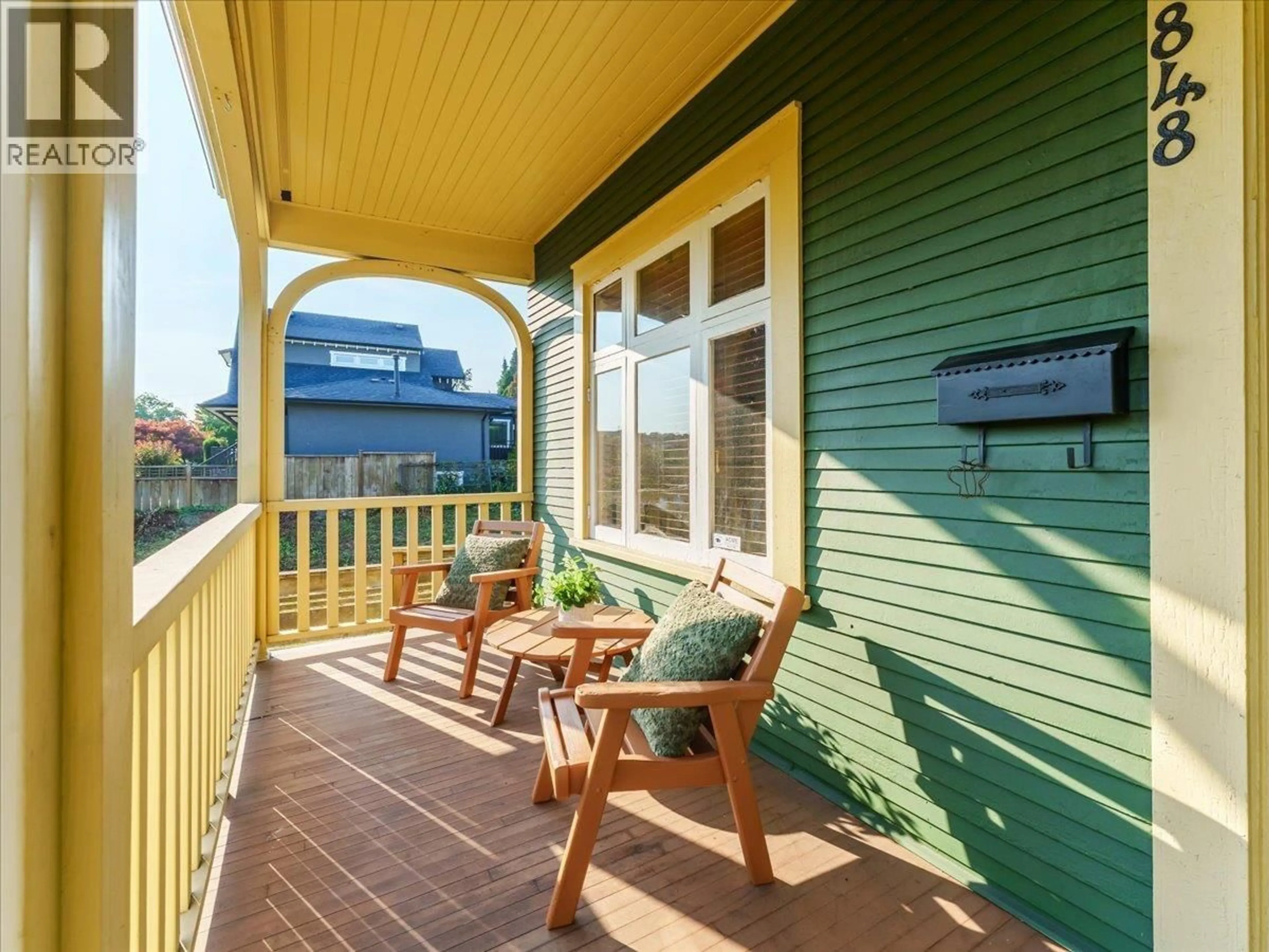 Patio, street for 848 6TH STREET, North Vancouver British Columbia V7L1R7