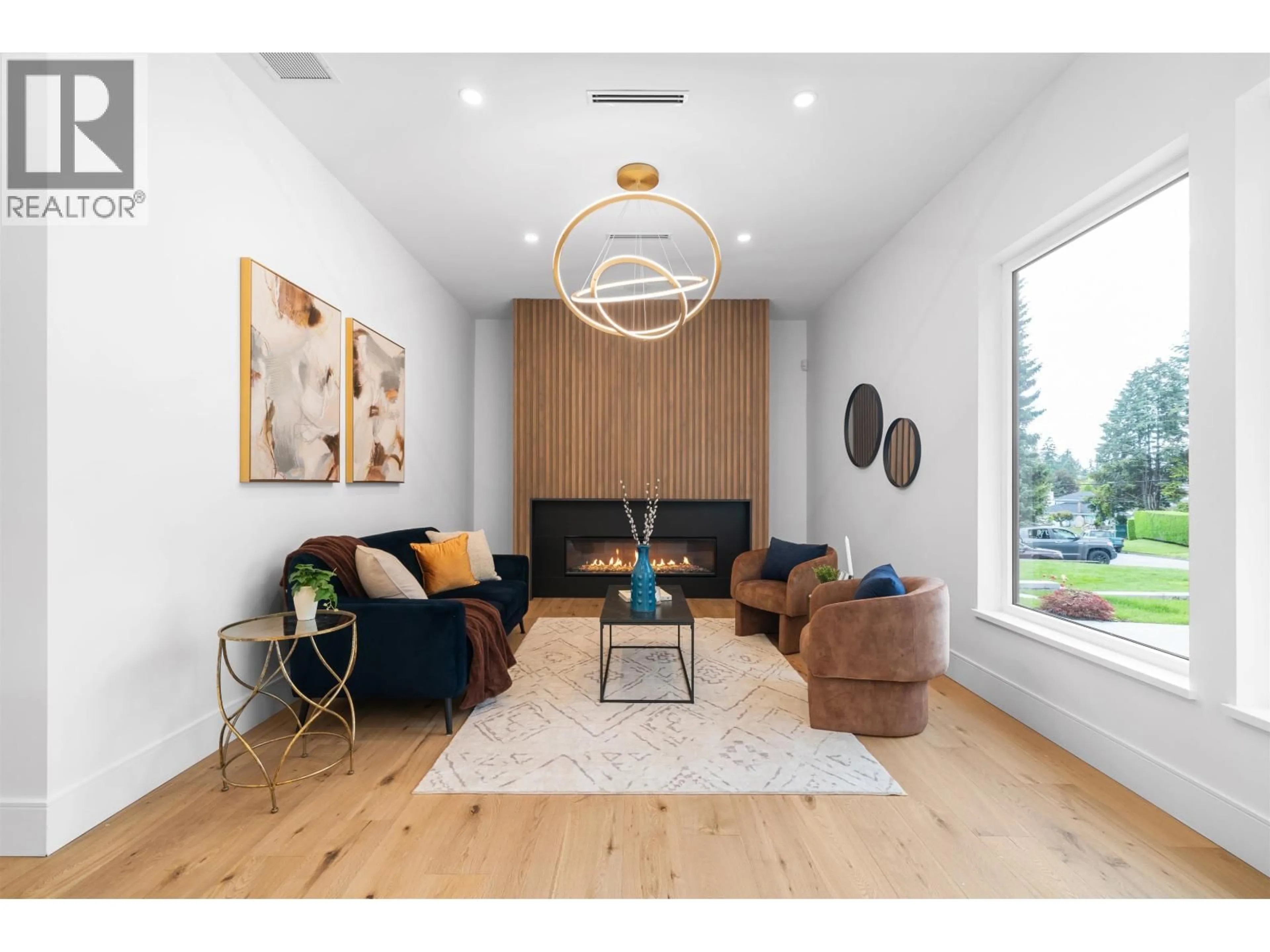 Living room with furniture, wood/laminate floor for 687 POPLAR STREET, Coquitlam British Columbia V3J3K7