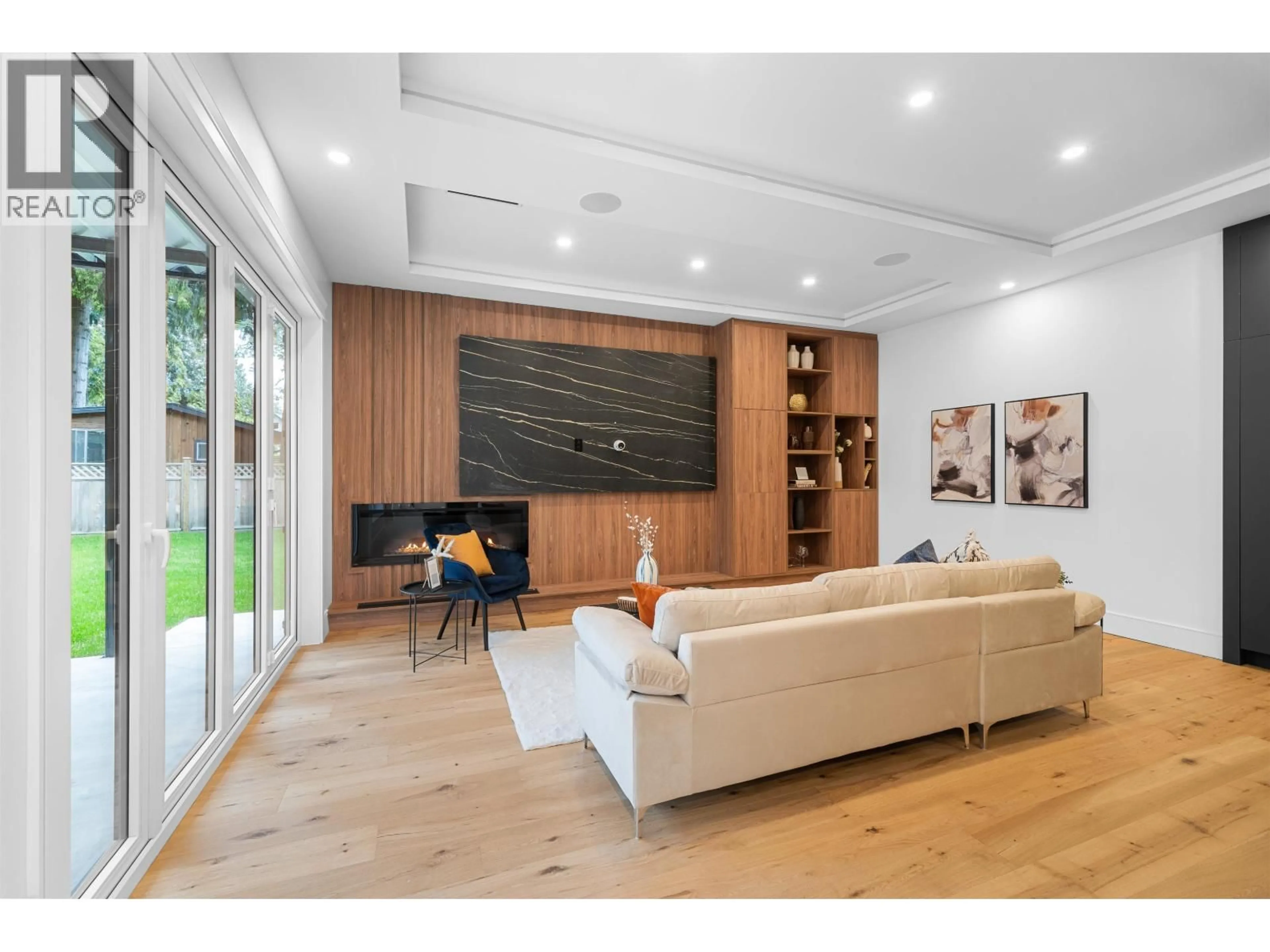 Living room with furniture, wood/laminate floor for 687 POPLAR STREET, Coquitlam British Columbia V3J3K7
