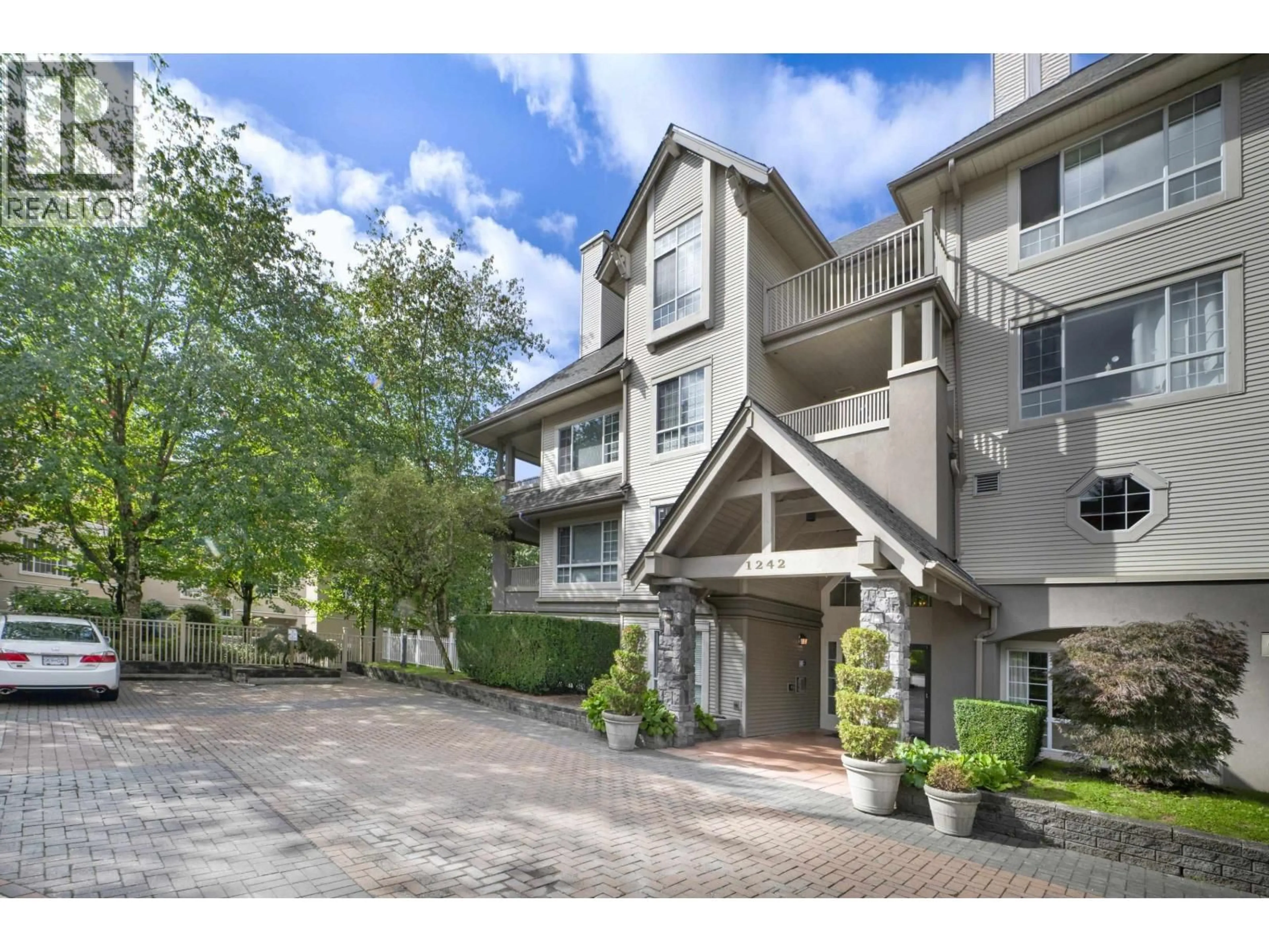 Patio, mountain view for 306 - 1242 TOWN CENTRE BOULEVARD, Coquitlam British Columbia V3B7R6