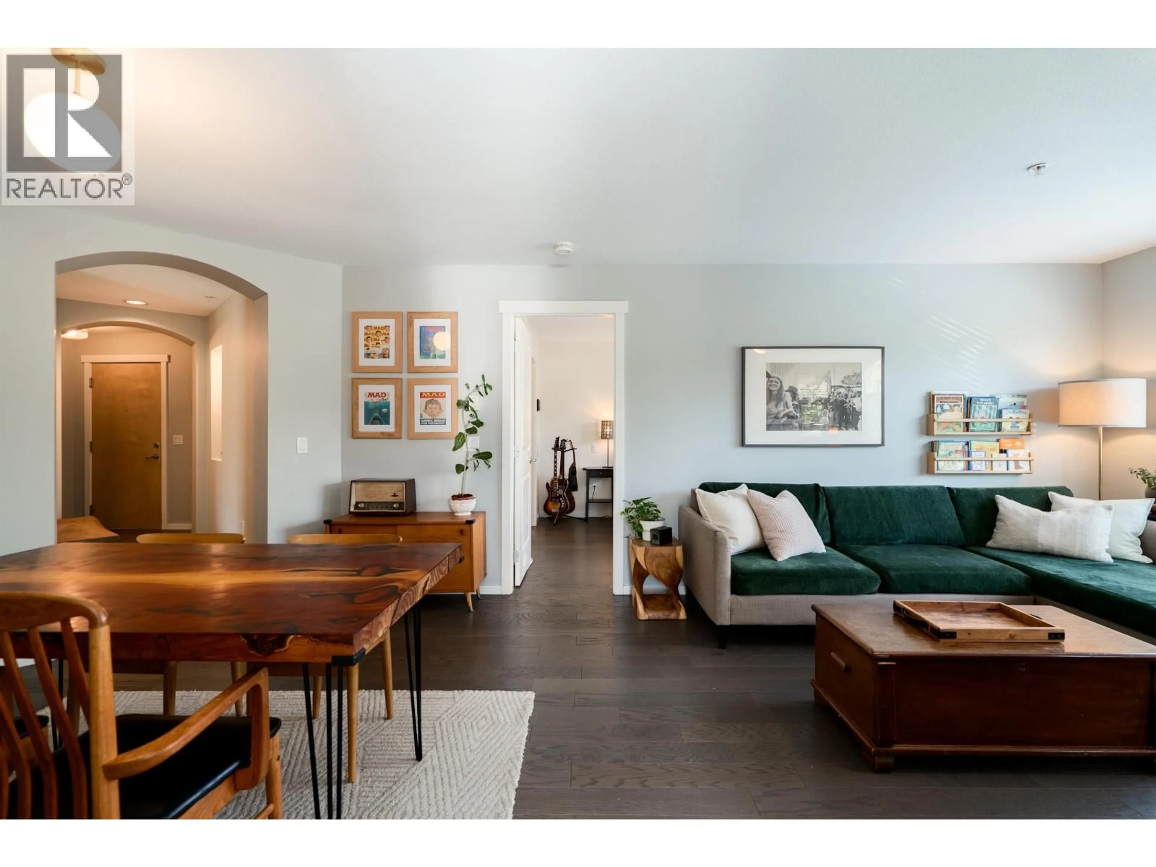 Living room with furniture, wood/laminate floor for 309 - 500 KLAHANIE DRIVE, Port Moody British Columbia V3H5L1