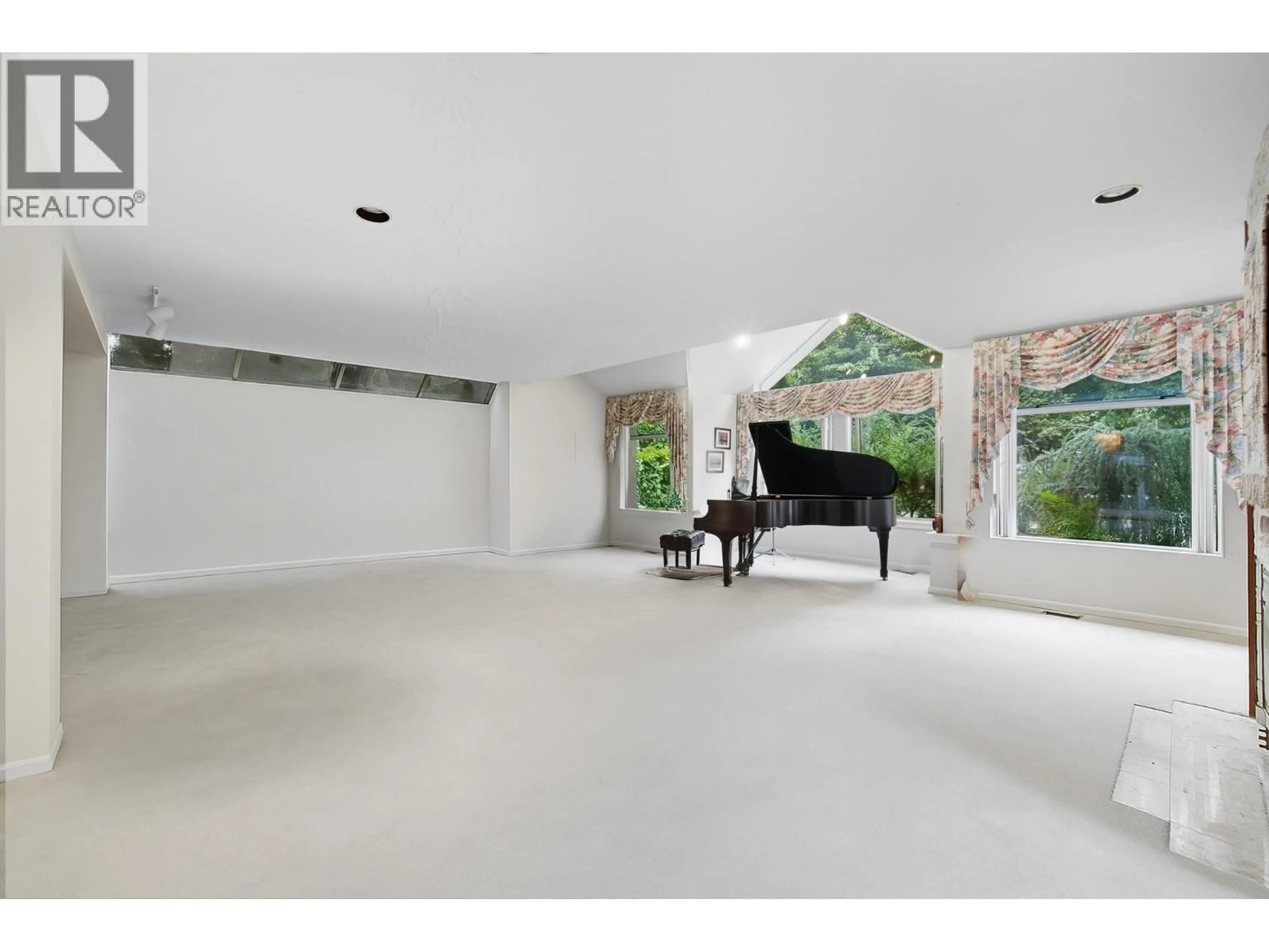 Indoor foyer for 6189 ANGUS DRIVE, Vancouver British Columbia V6M3P2