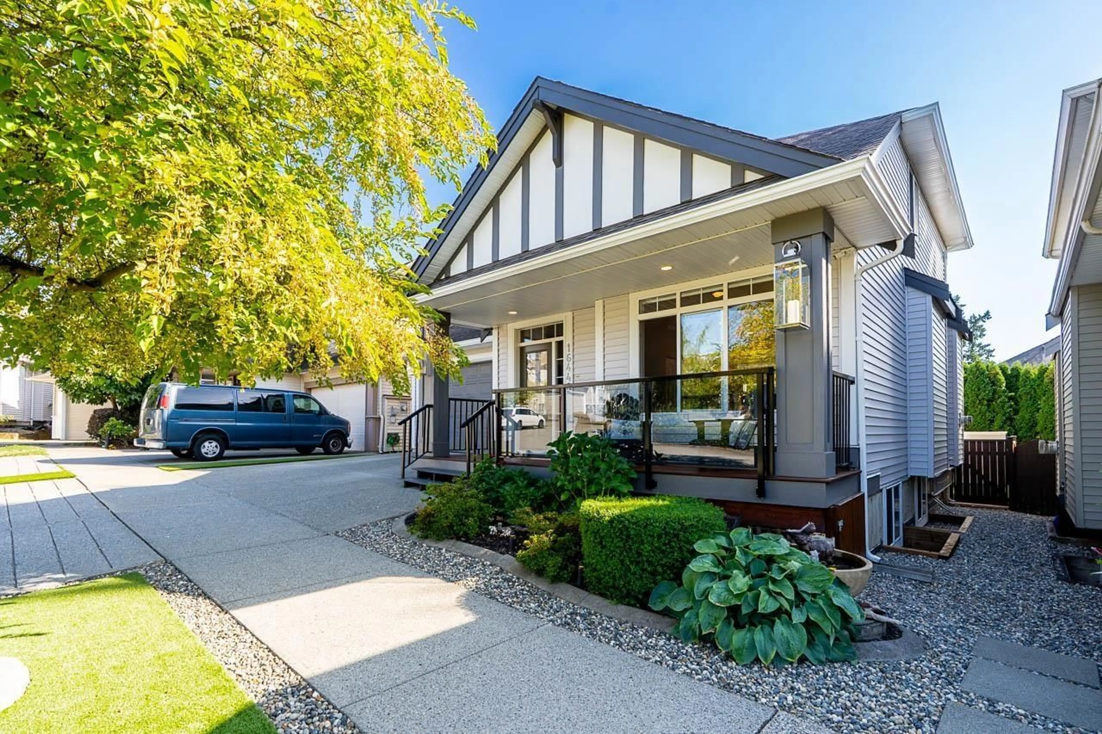 Home with vinyl exterior material, street for 16448 59A, Surrey British Columbia V3S6M6