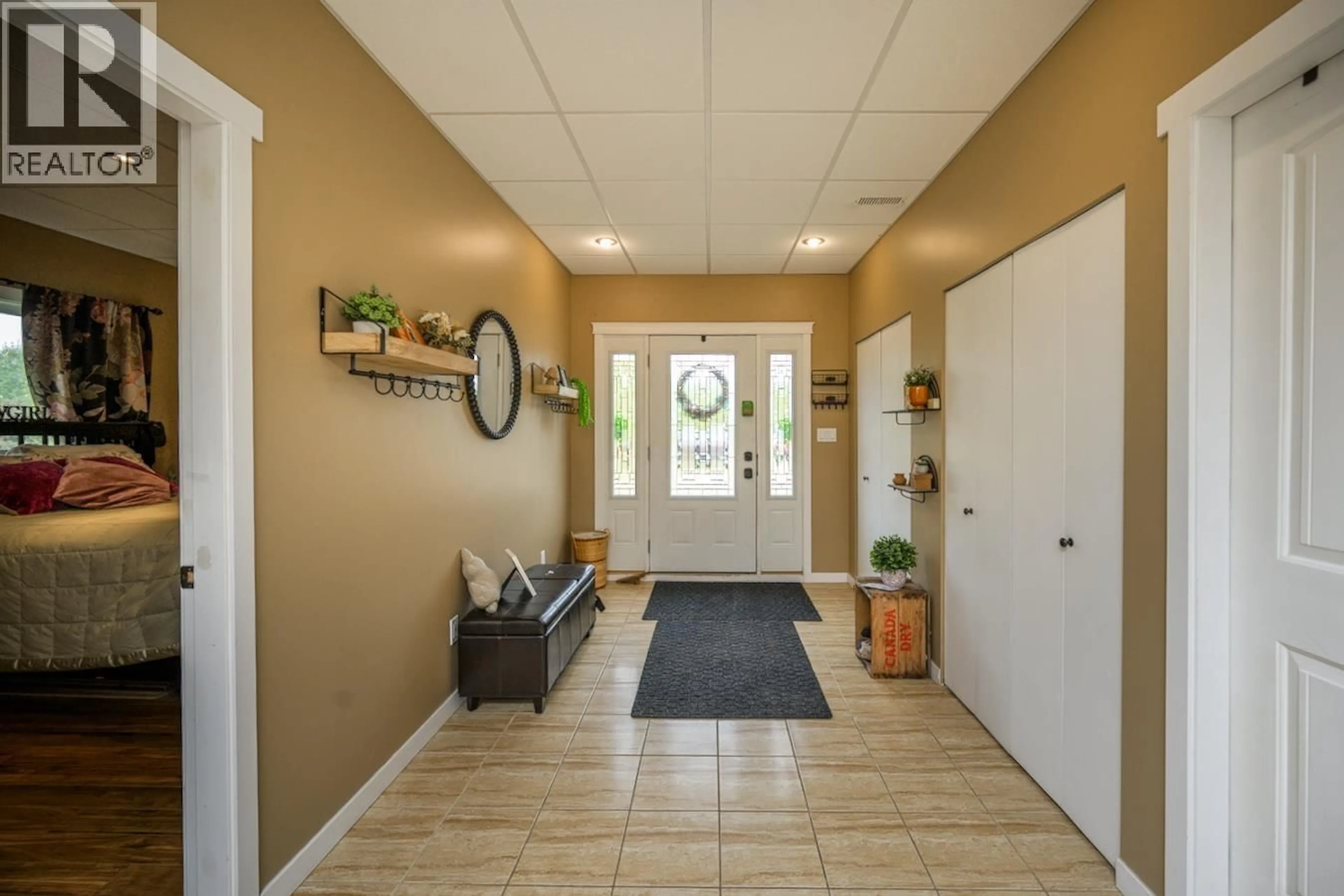 Indoor entryway for 34380 CHIEF LAKE ROAD, Prince George British Columbia V2K5L6