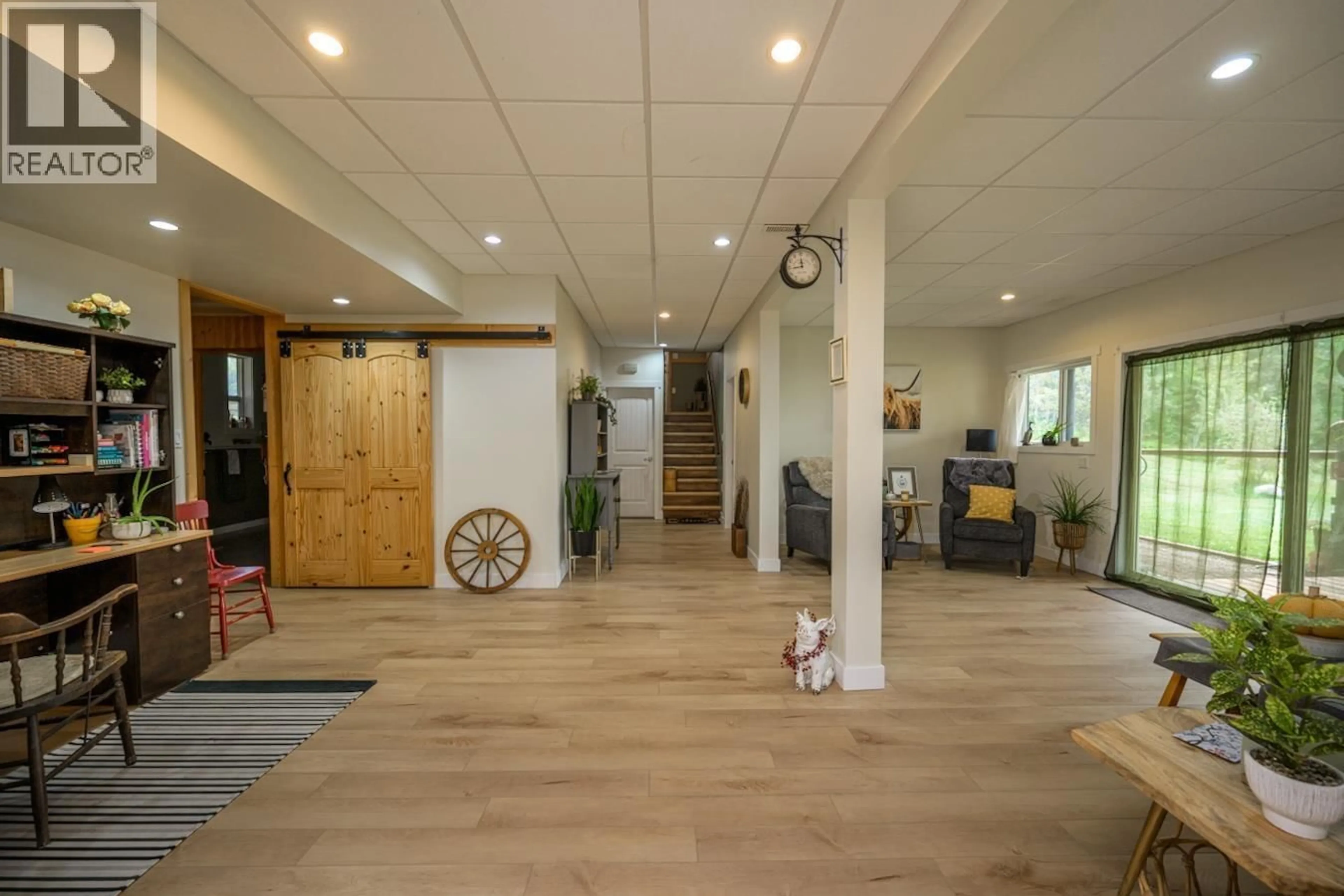 Indoor foyer for 34380 CHIEF LAKE ROAD, Prince George British Columbia V2K5L6