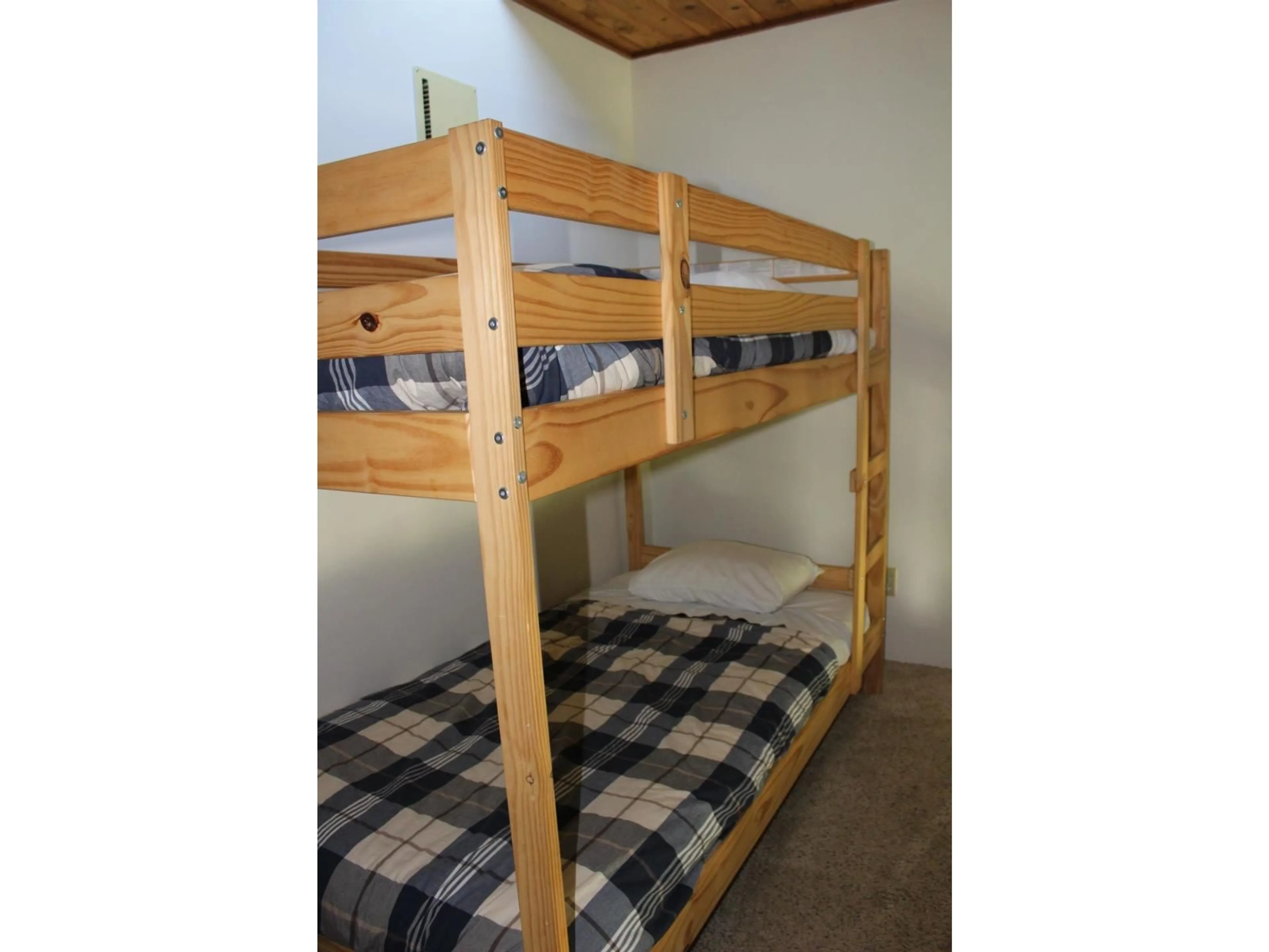 A pic of a room for 5 - 20940 SNOWFLAKE, Mission British Columbia V0M1A1