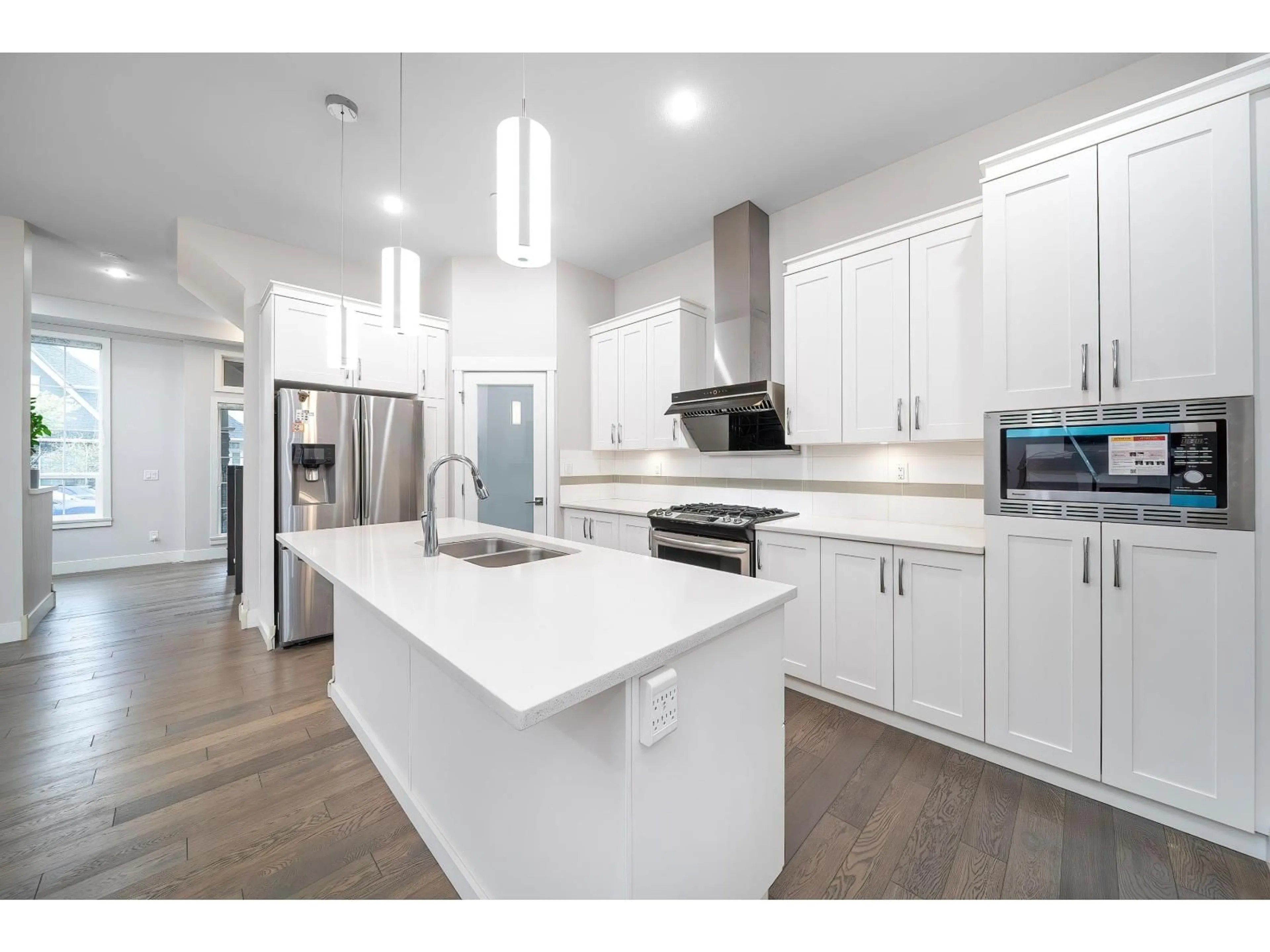 Open concept kitchen, unknown for 2168 165B, Surrey British Columbia V3Z0V6