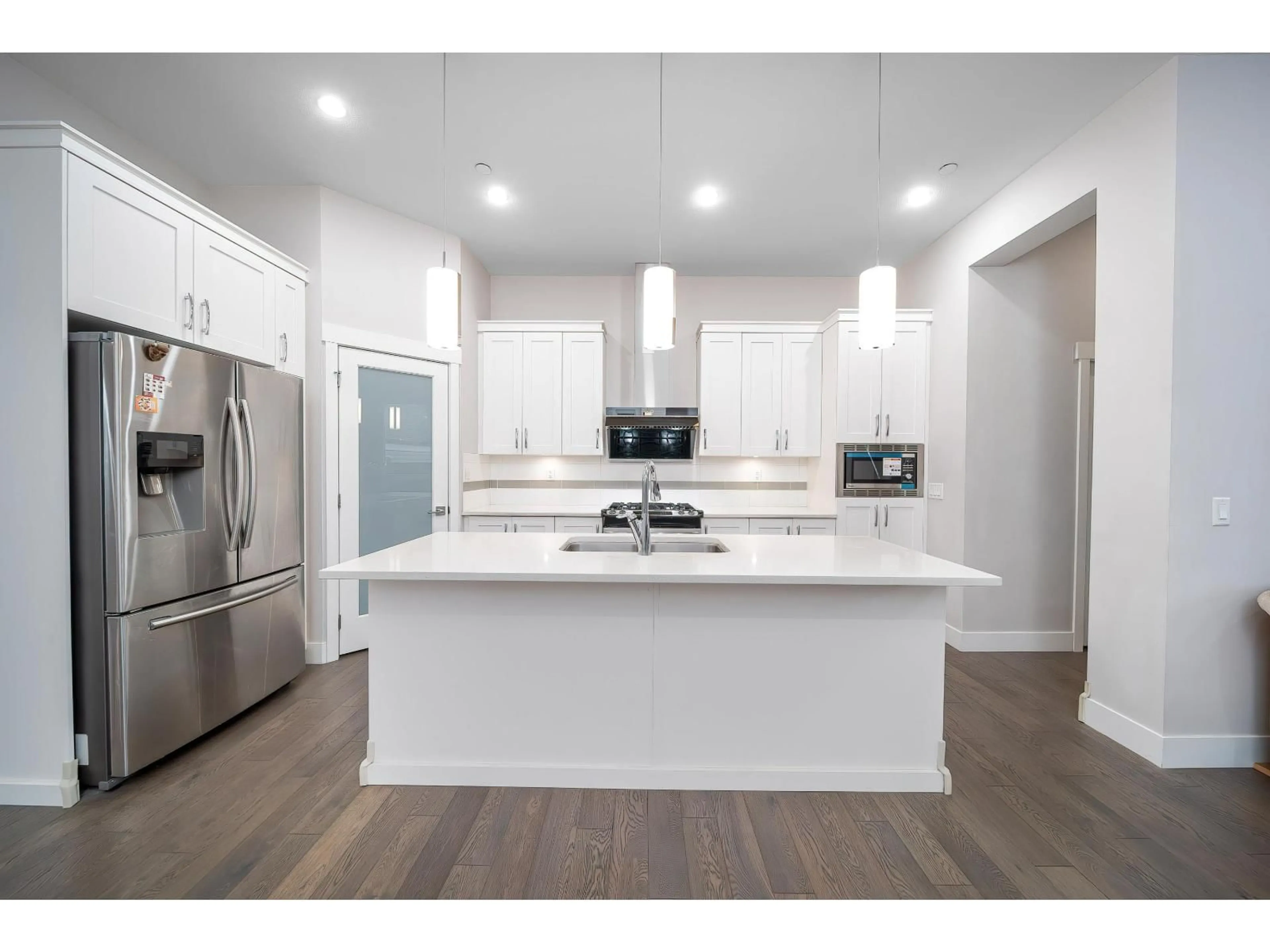 Open concept kitchen, unknown for 2168 165B, Surrey British Columbia V3Z0V6