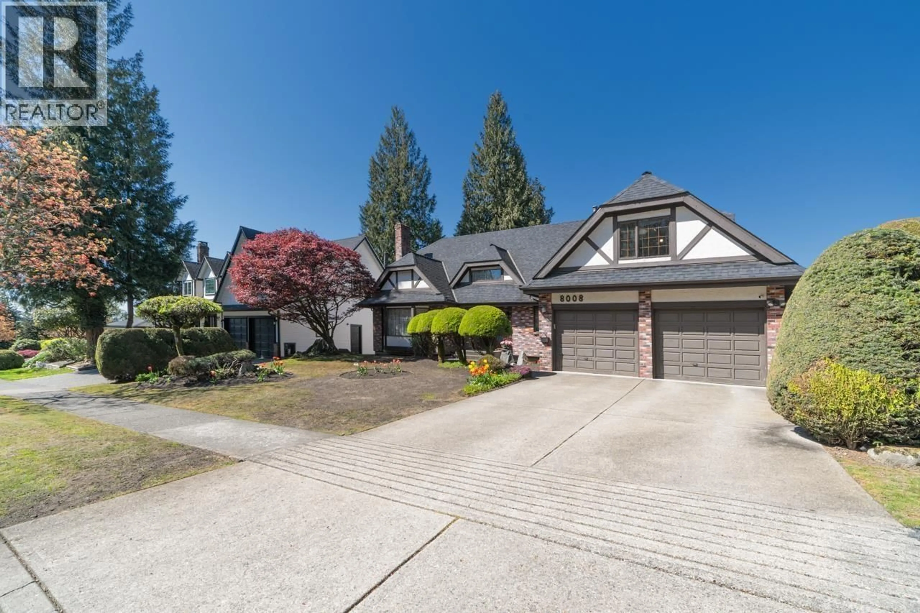 A pic from outside/outdoor area/front of a property/back of a property/a pic from drone, street for 8008 WOODHURST DRIVE, Burnaby British Columbia V5A4E7
