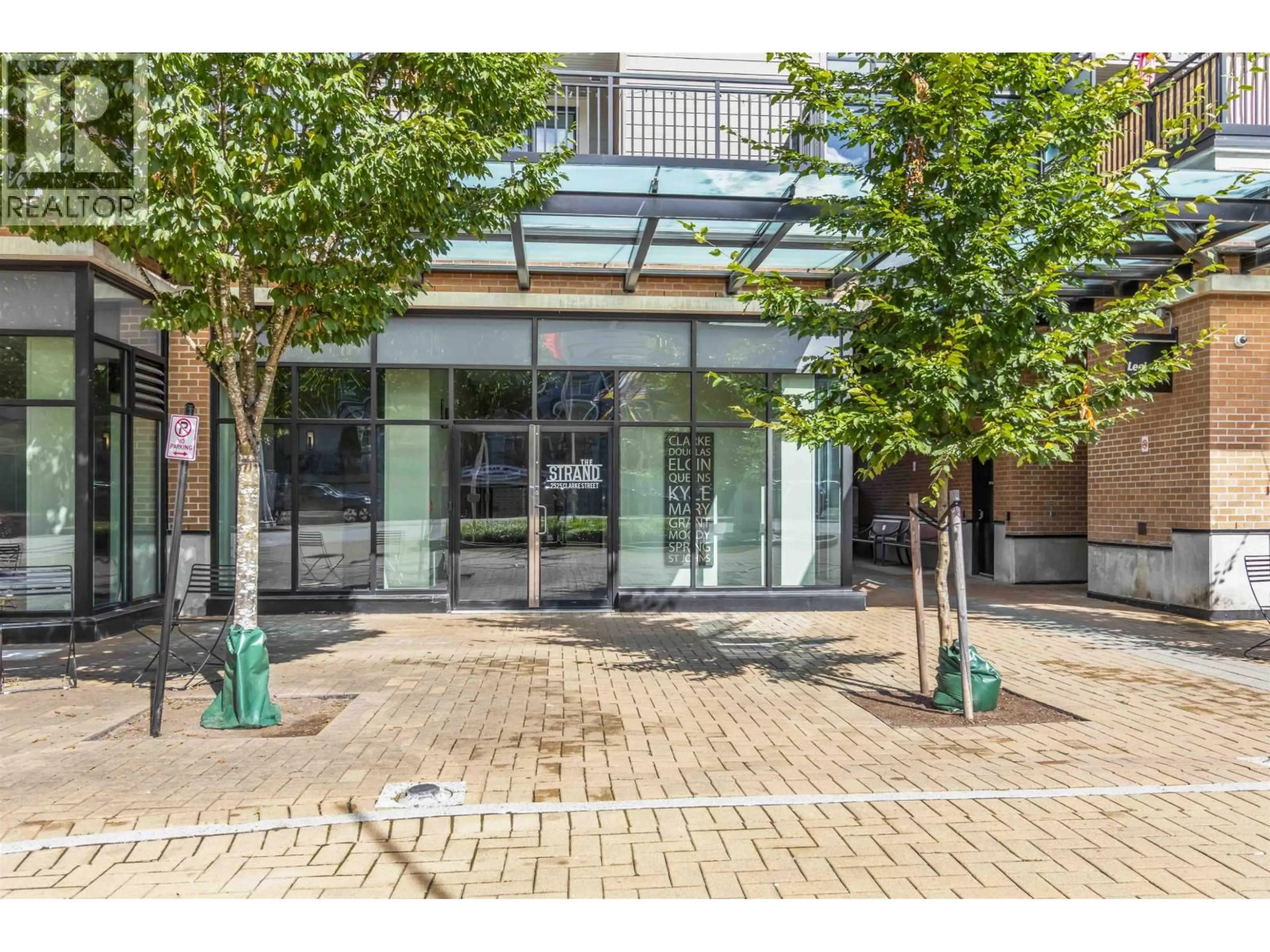 Indoor foyer for 515 - 2525 CLARKE STREET, Port Moody British Columbia V3H0J3