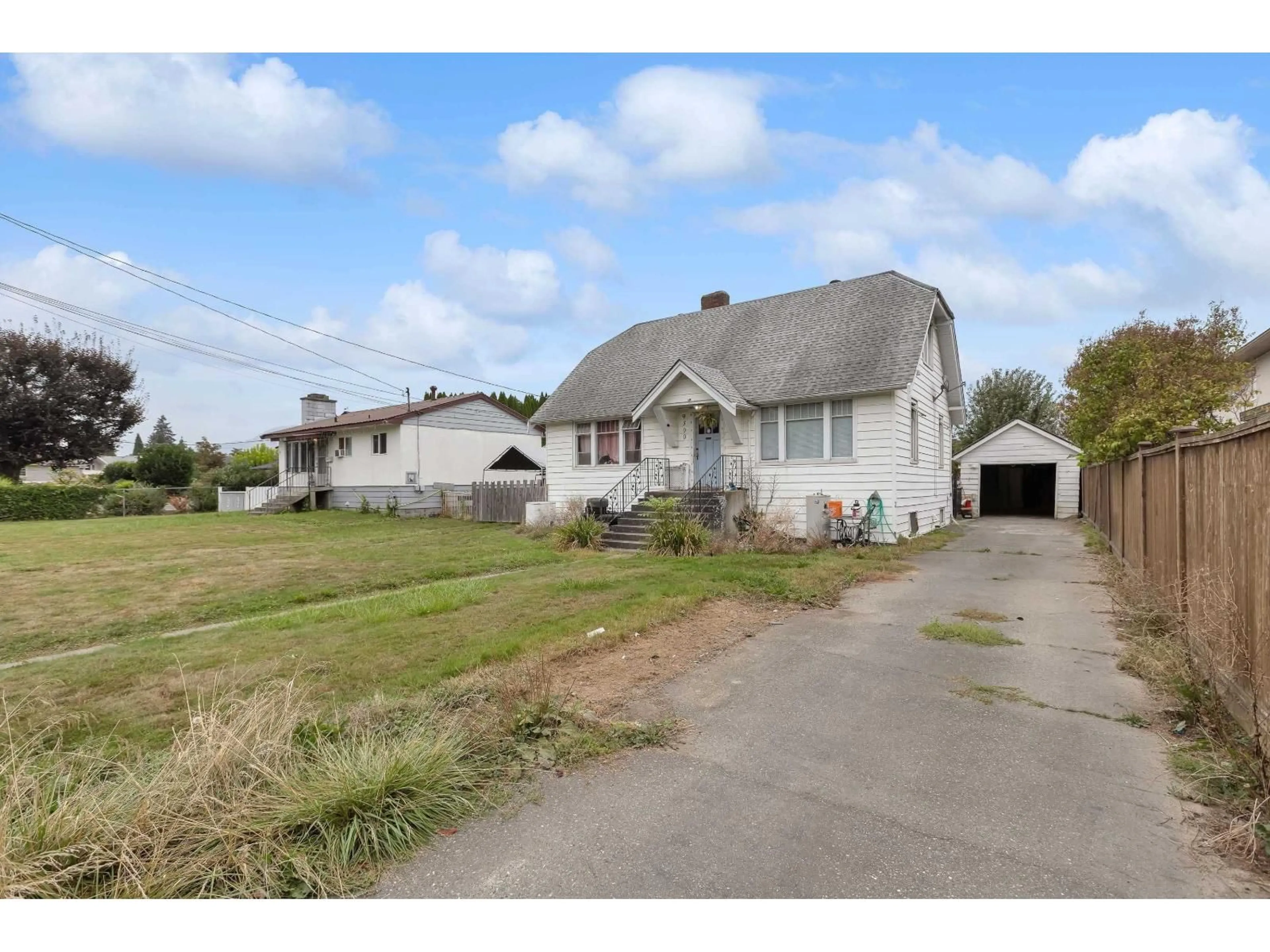 A pic from outside/outdoor area/front of a property/back of a property/a pic from drone, street for 9500 WOODBINE STREET, Chilliwack British Columbia V2P5S4