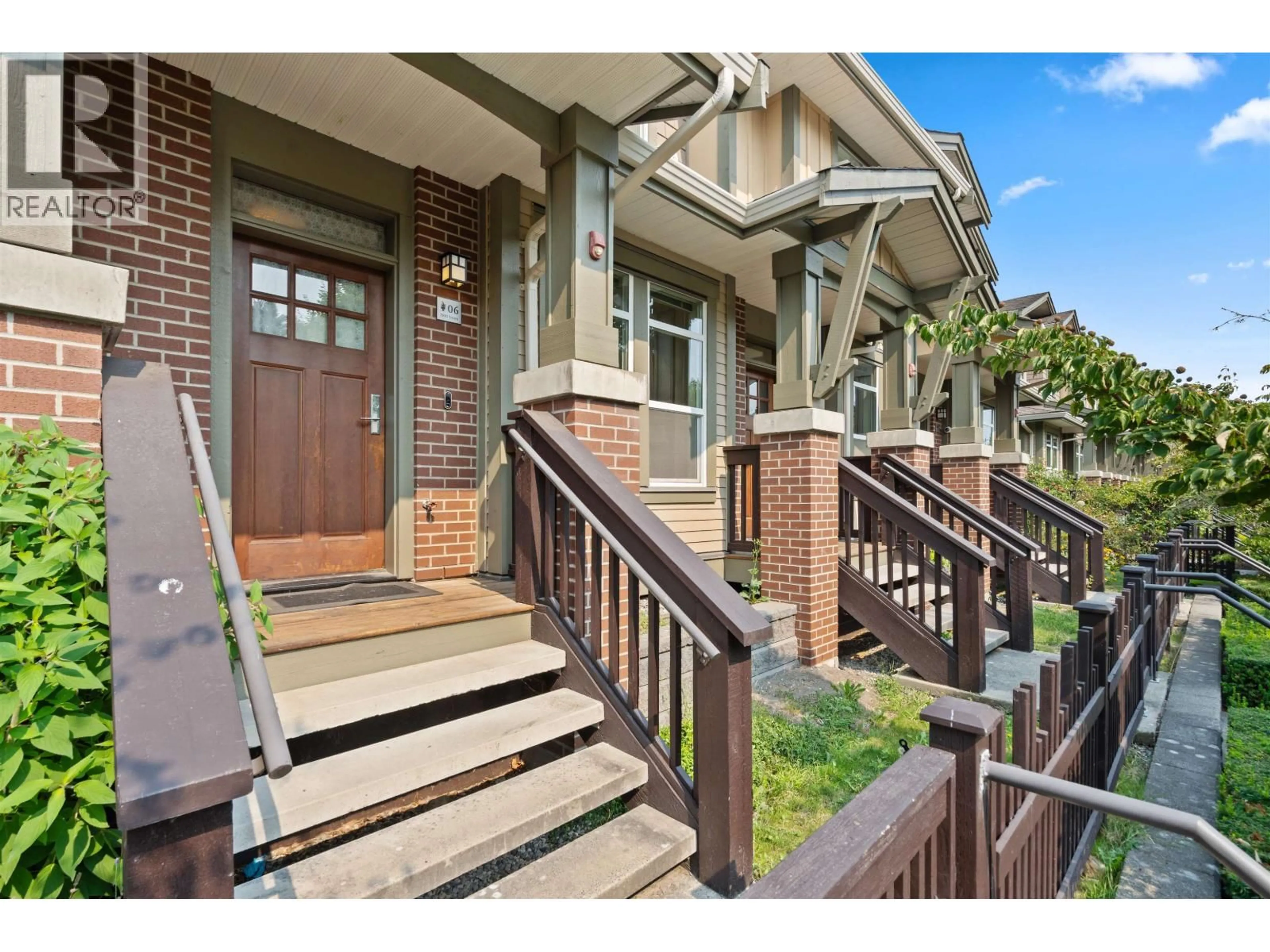 Unknown for 6 - 5881 IRMIN STREET, Burnaby British Columbia V5J0C5