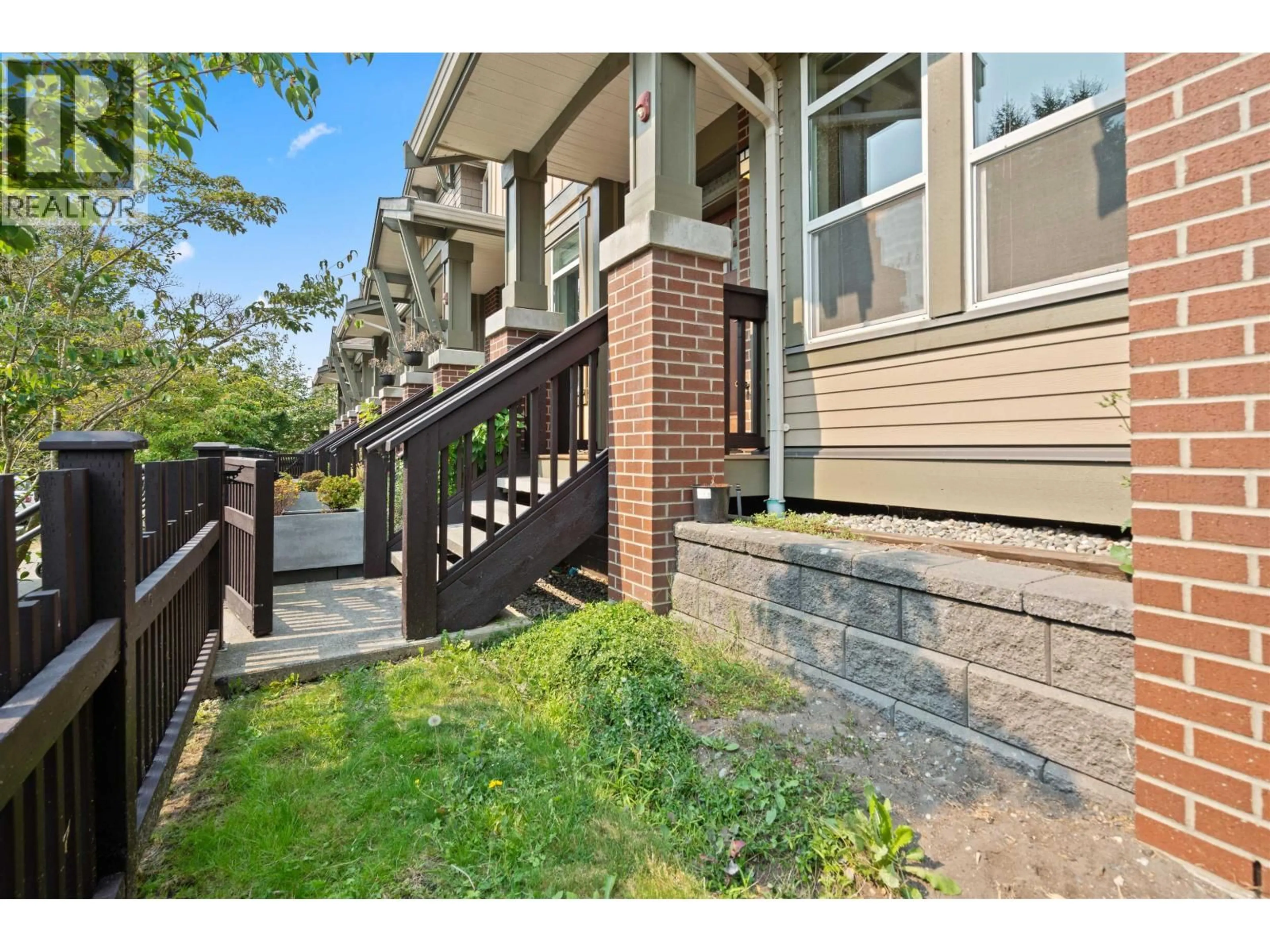 Unknown for 6 - 5881 IRMIN STREET, Burnaby British Columbia V5J0C5