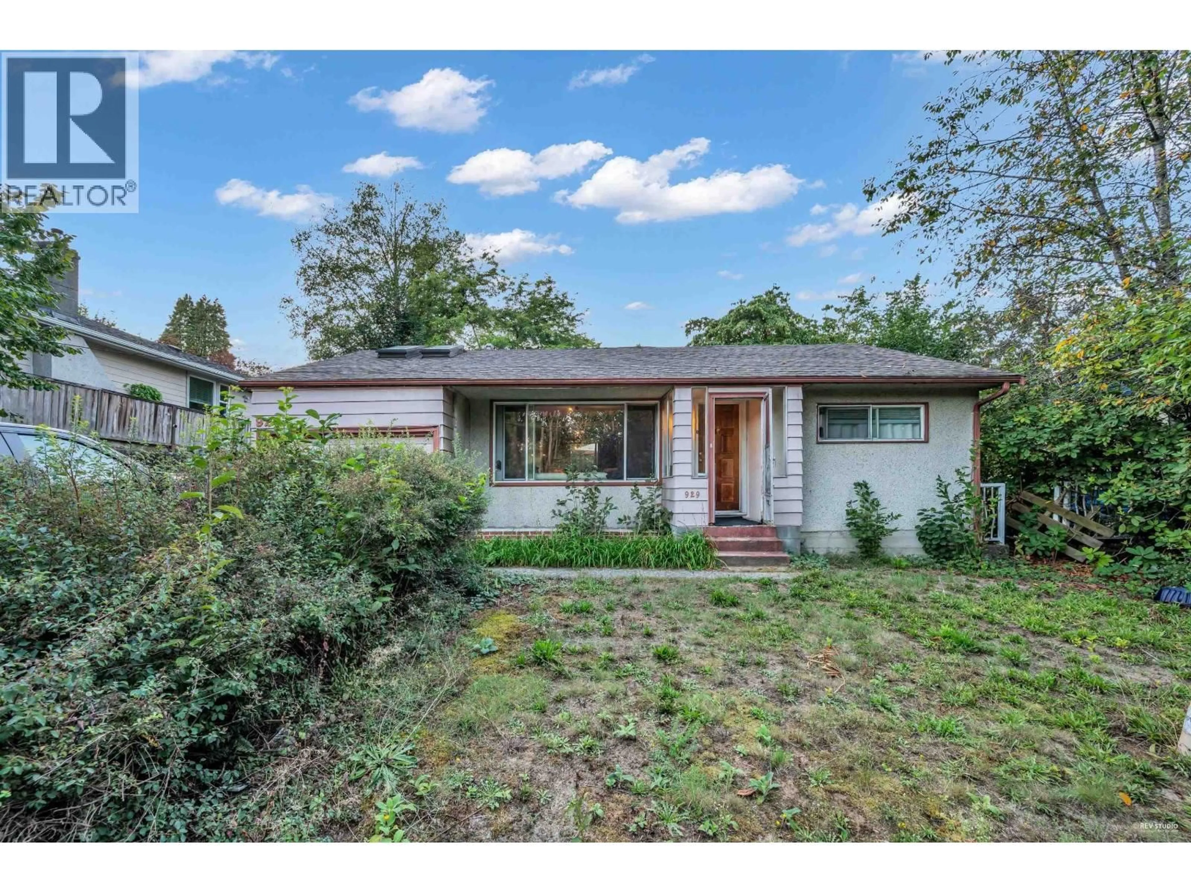 Home with vinyl exterior material, street for 929 CLARKE ROAD, Port Moody British Columbia V3H1M1